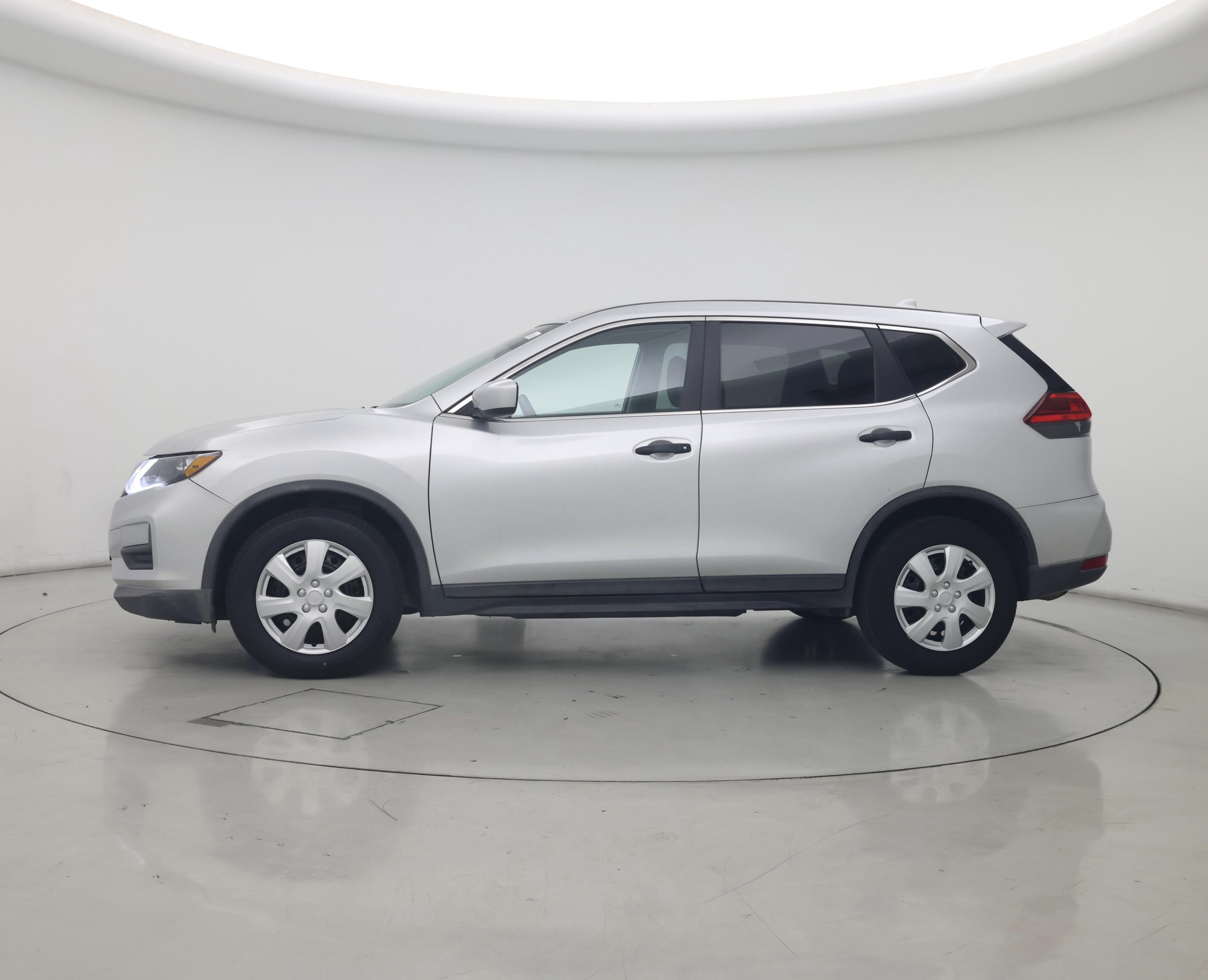 Thumbnail: 2017 Nissan Rogue - 3