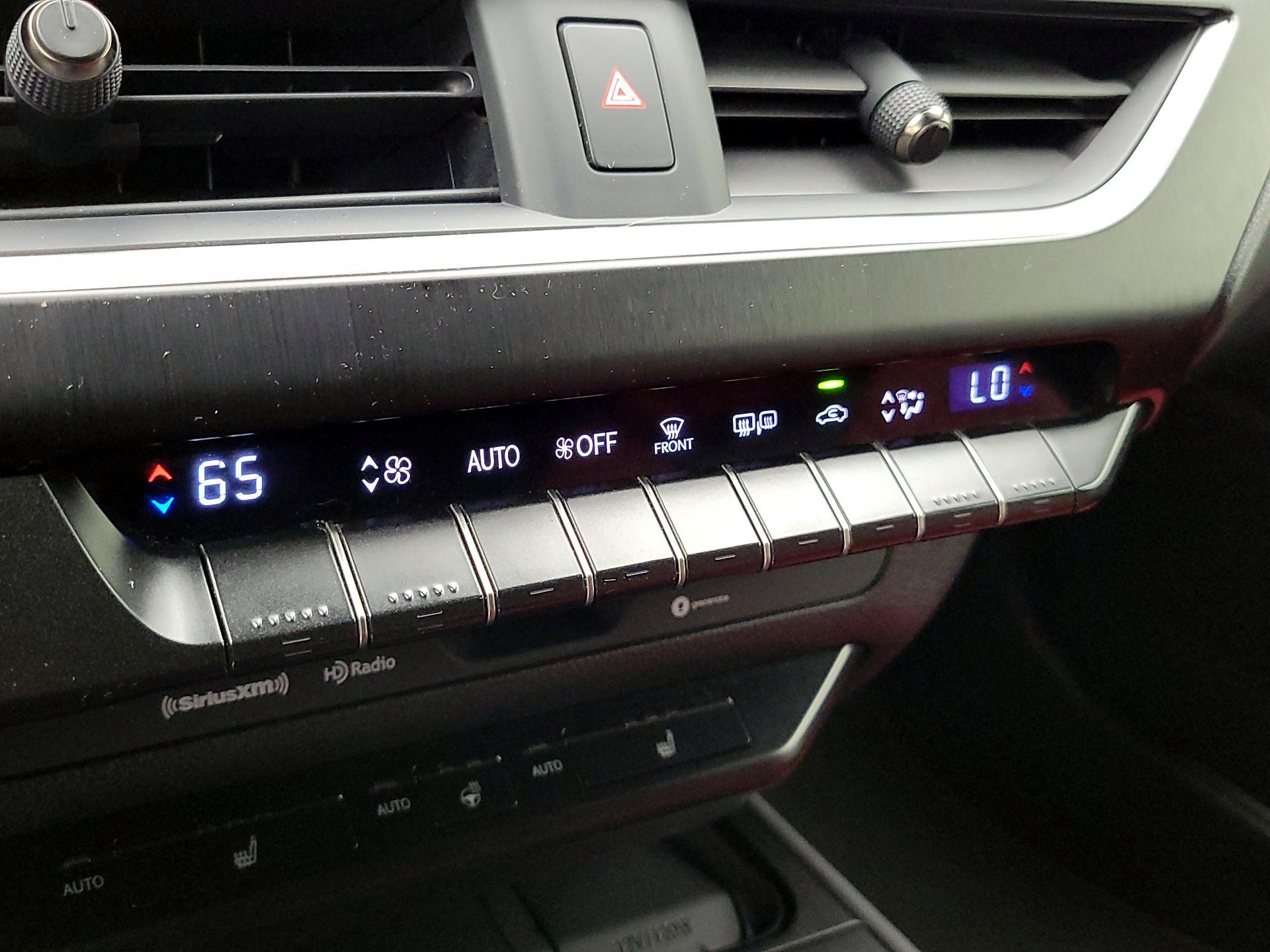 Thumbnail: 2019 Lexus UX - 16