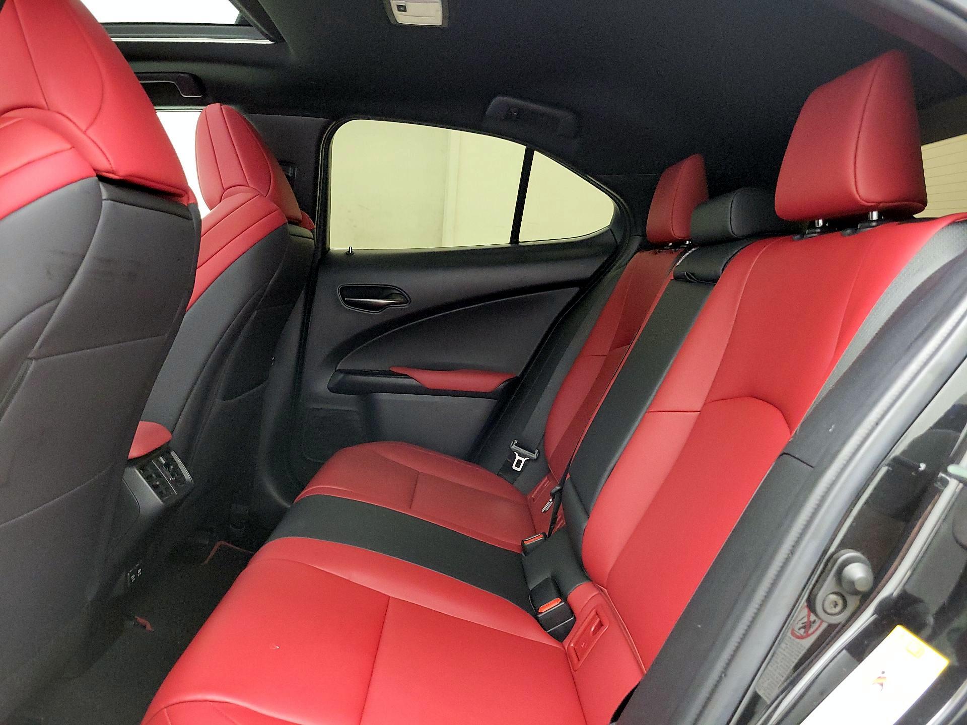 Thumbnail: 2019 Lexus UX - 20