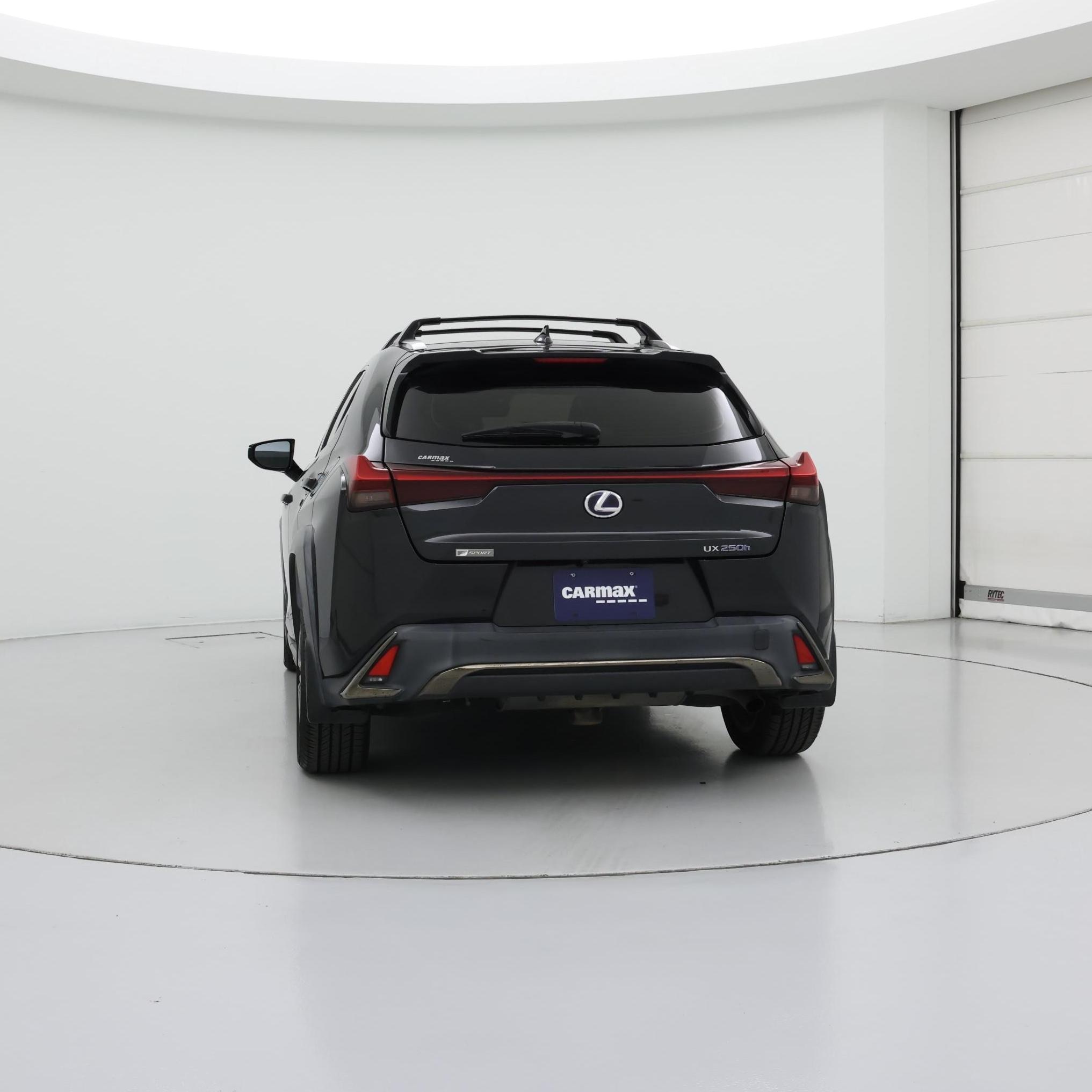 Thumbnail: 2019 Lexus UX - 6