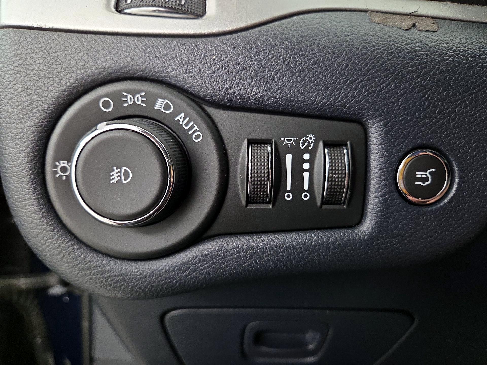 Thumbnail: 2014 Jeep Cherokee - 13