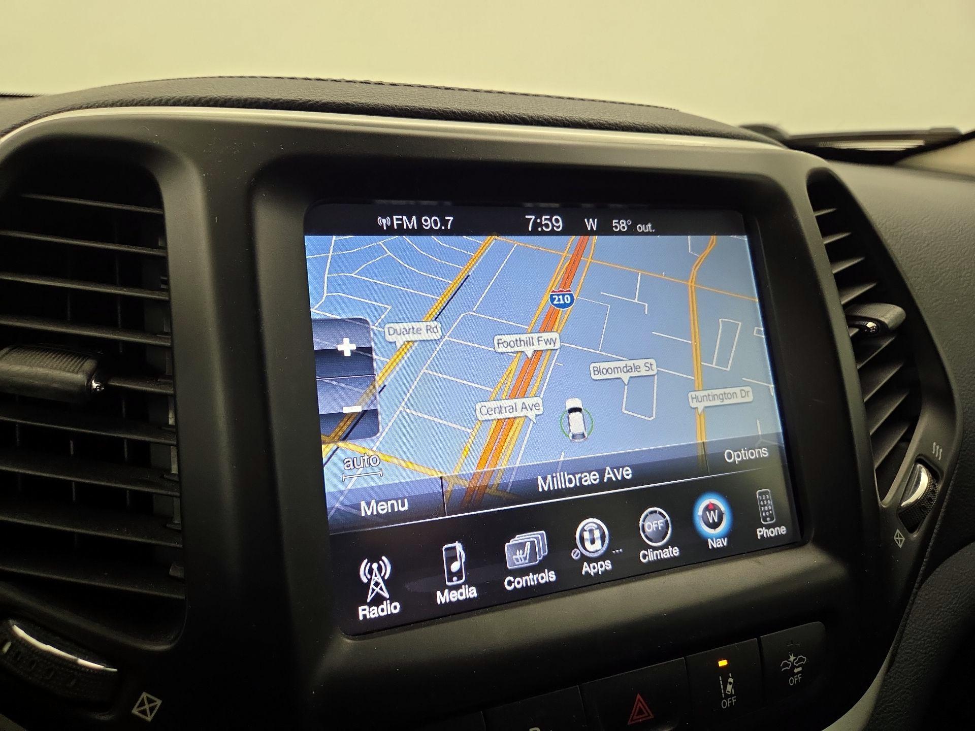 Thumbnail: 2014 Jeep Cherokee - 14