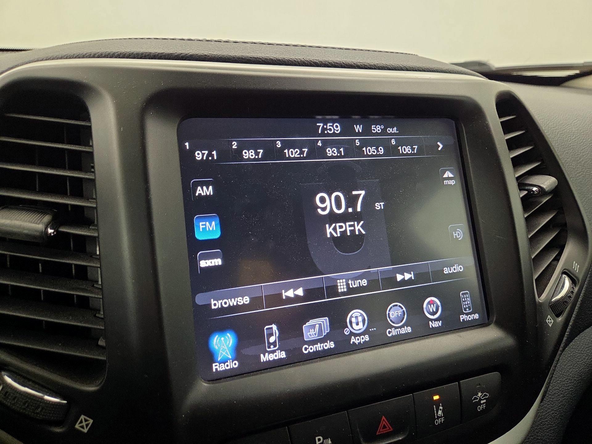 Thumbnail: 2014 Jeep Cherokee - 16