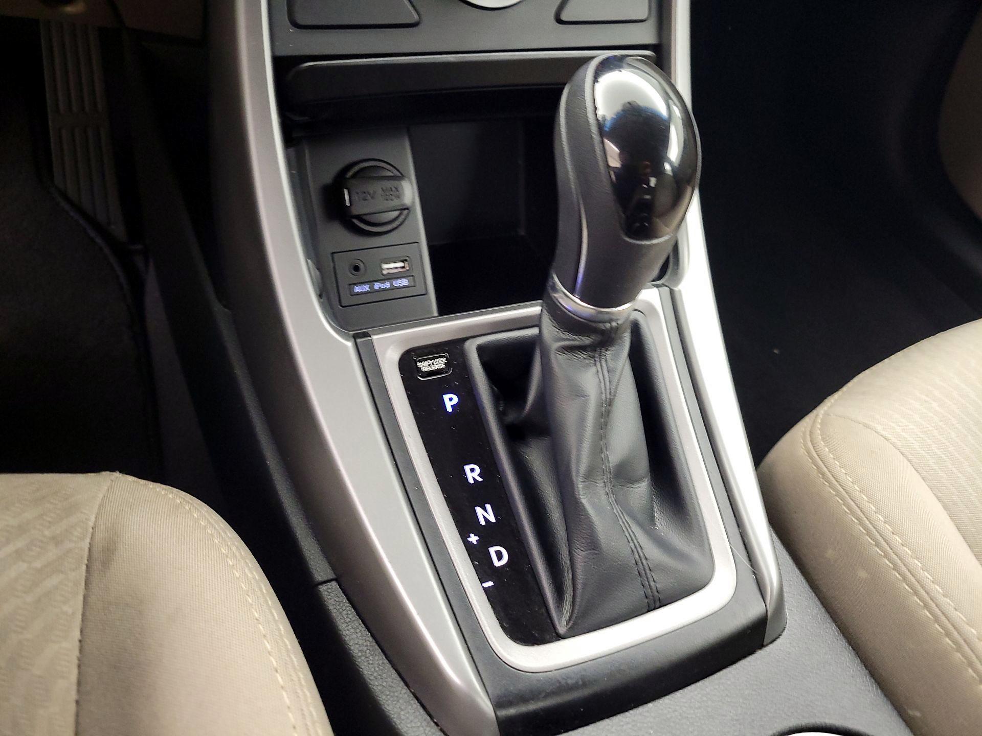 Thumbnail: 2016 Hyundai Elantra - 17