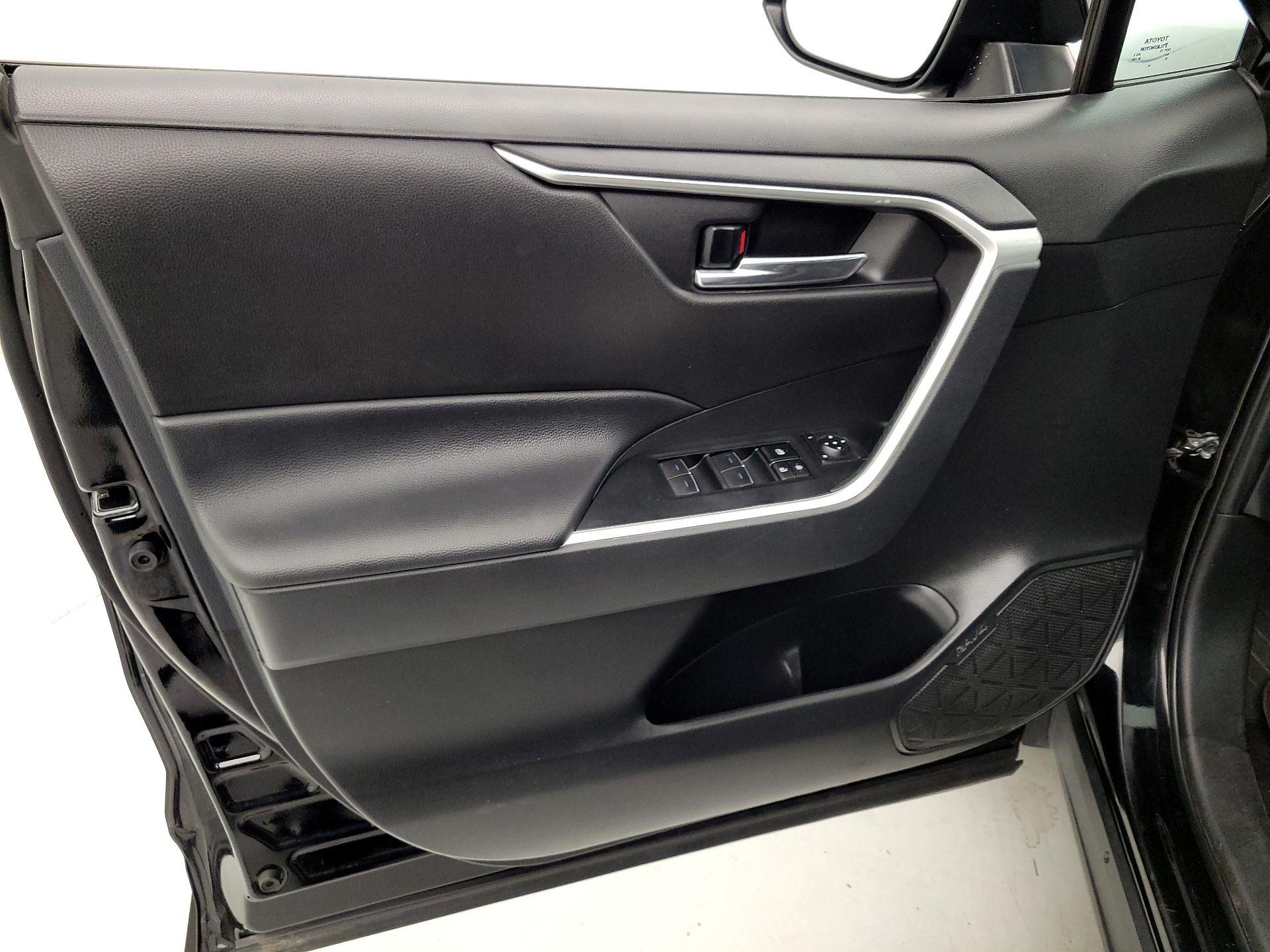 Thumbnail: 2024 Toyota RAV4 - 12