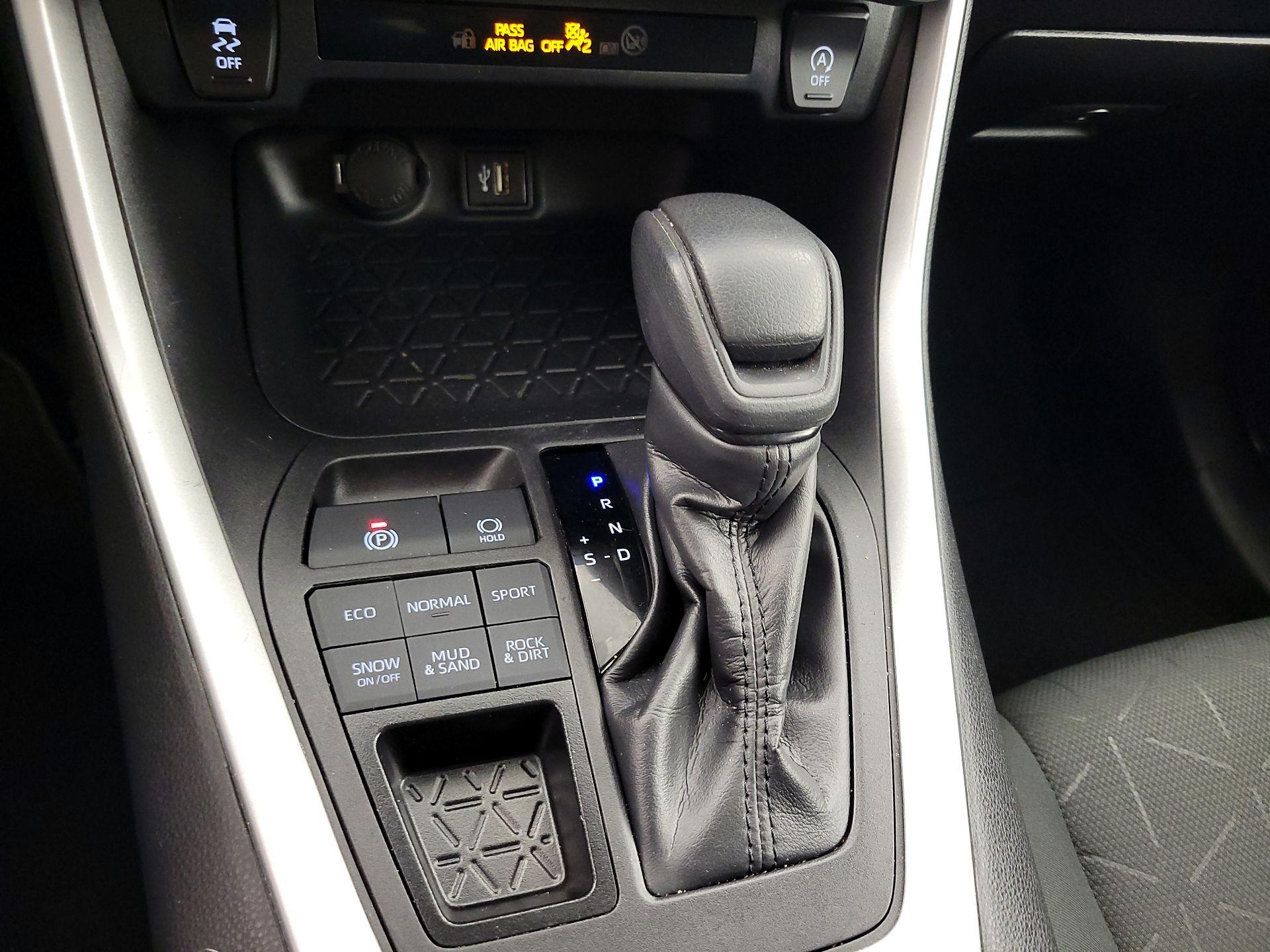 Thumbnail: 2024 Toyota RAV4 - 18