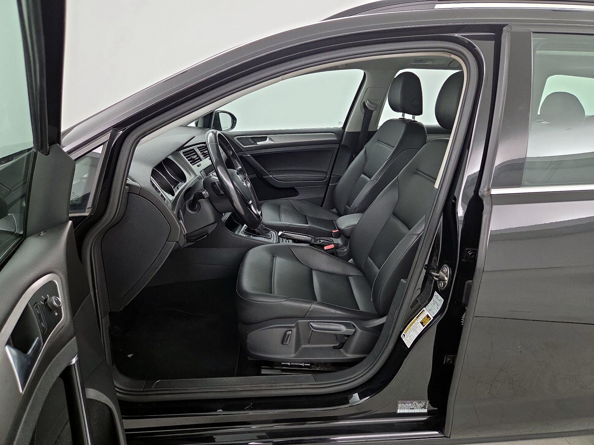 Thumbnail: 2017 Volkswagen Golf - 11