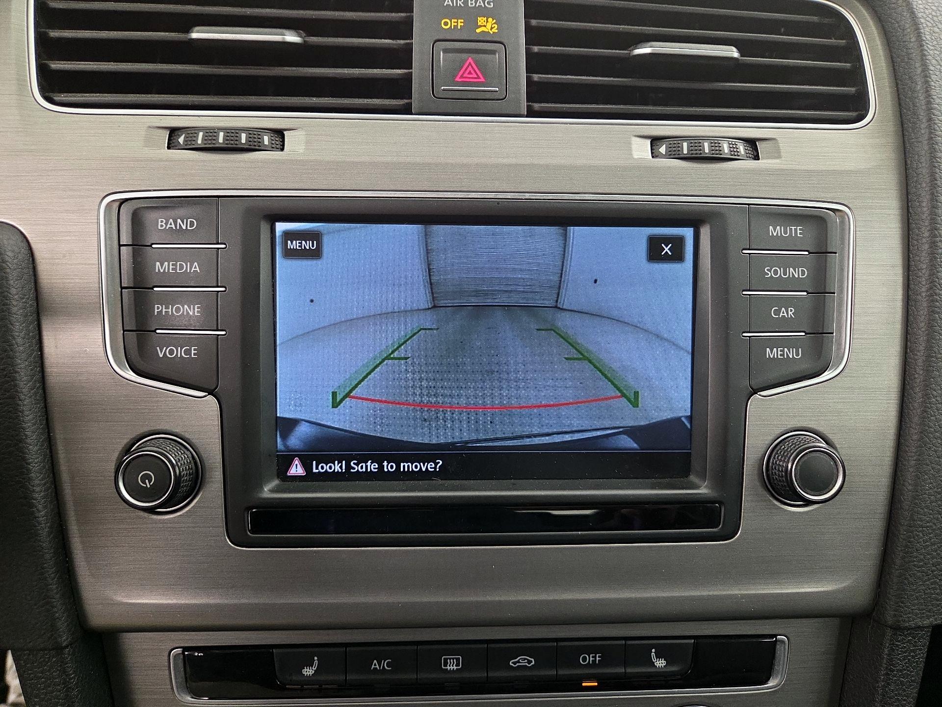 Thumbnail: 2017 Volkswagen Golf - 14