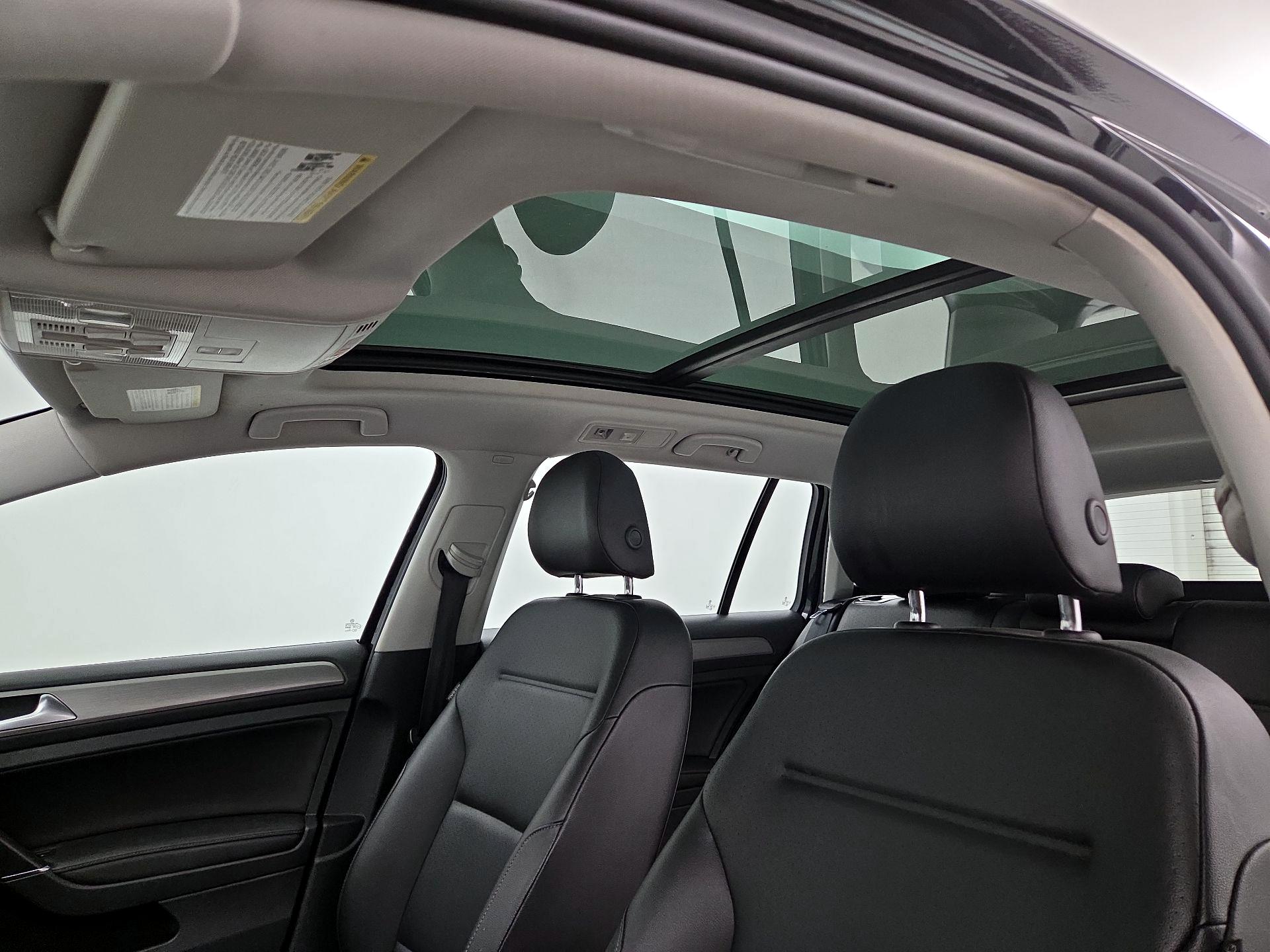 Thumbnail: 2017 Volkswagen Golf - 19