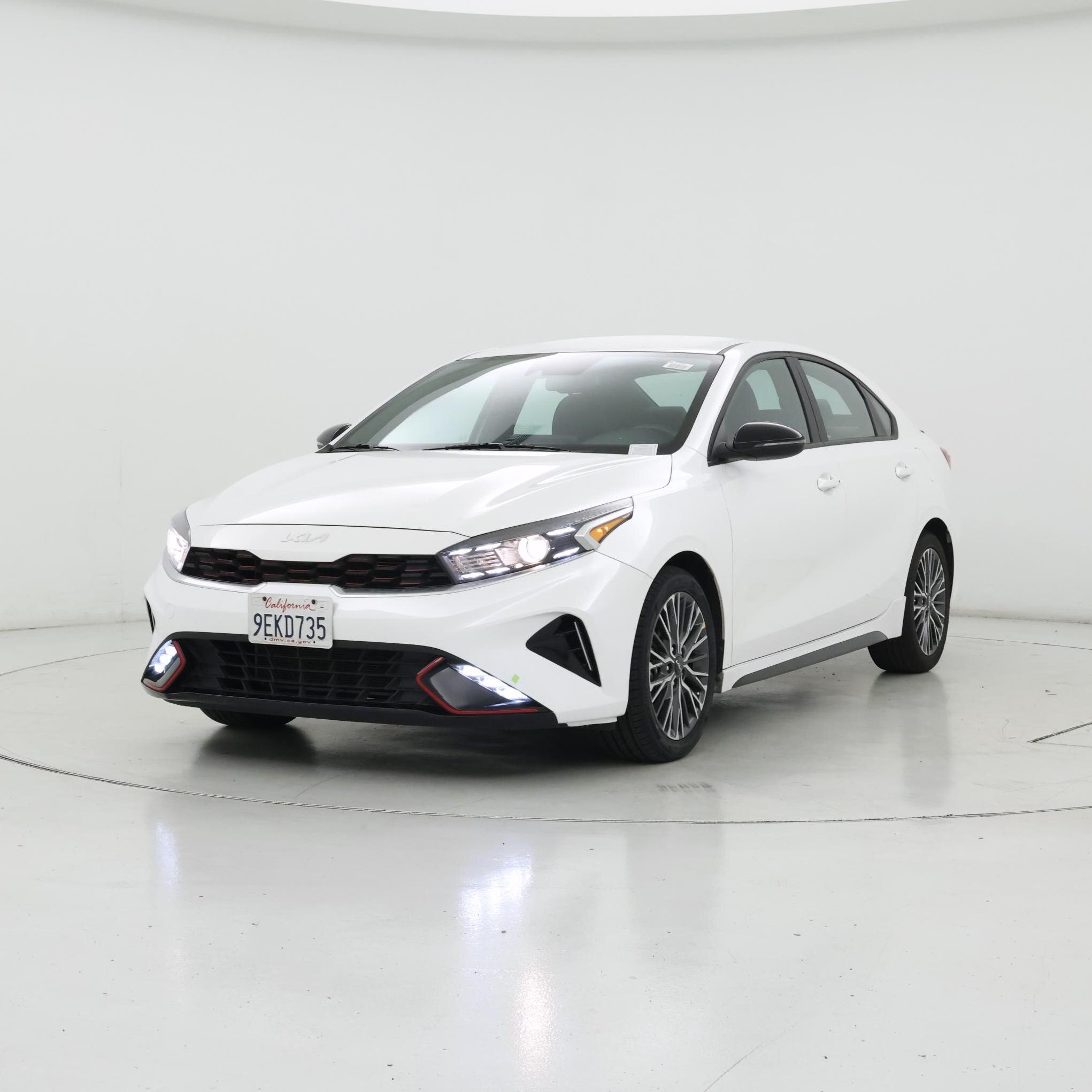 Thumbnail: 2023 Kia Forte - 4