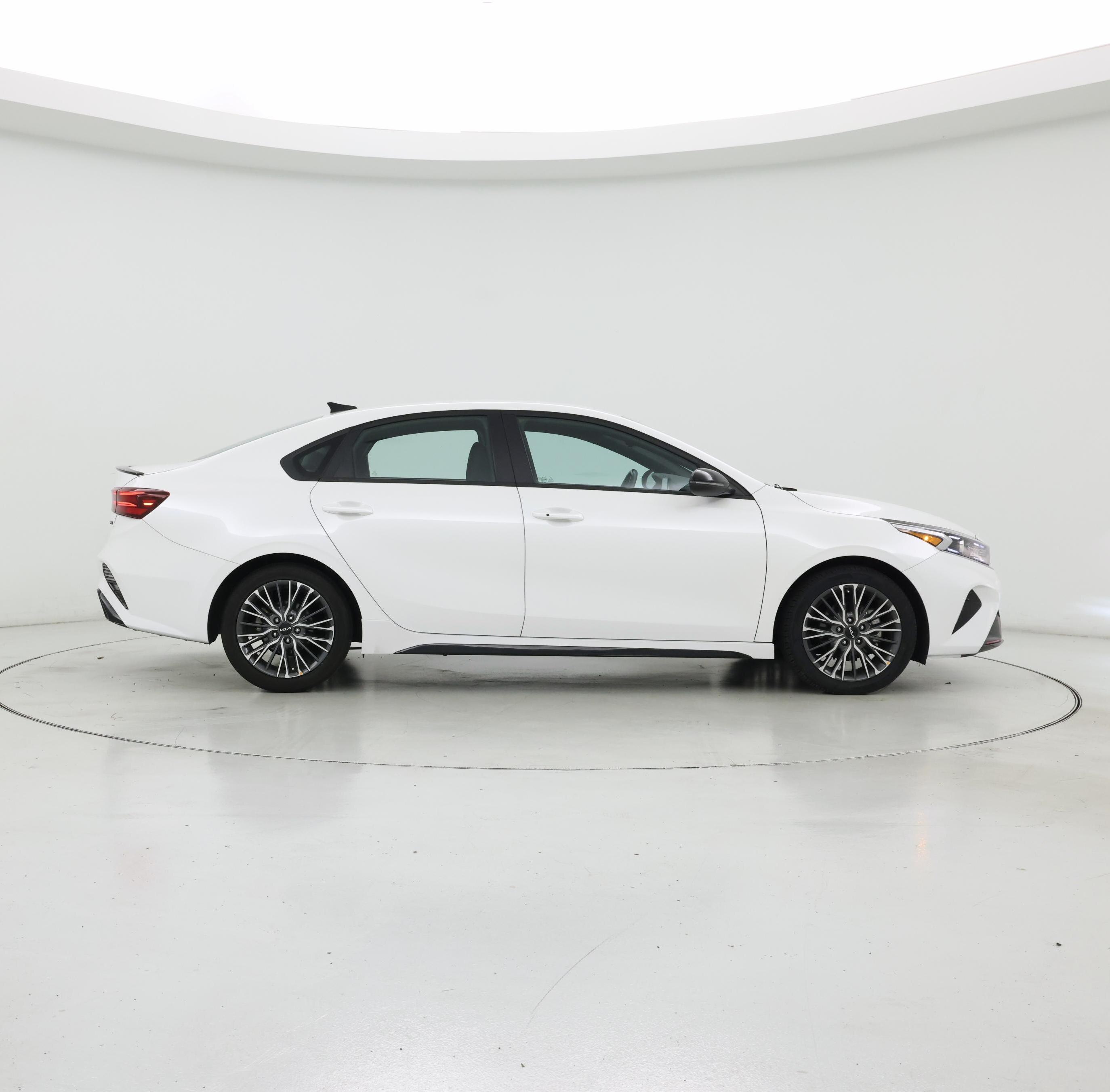 Thumbnail: 2023 Kia Forte - 7