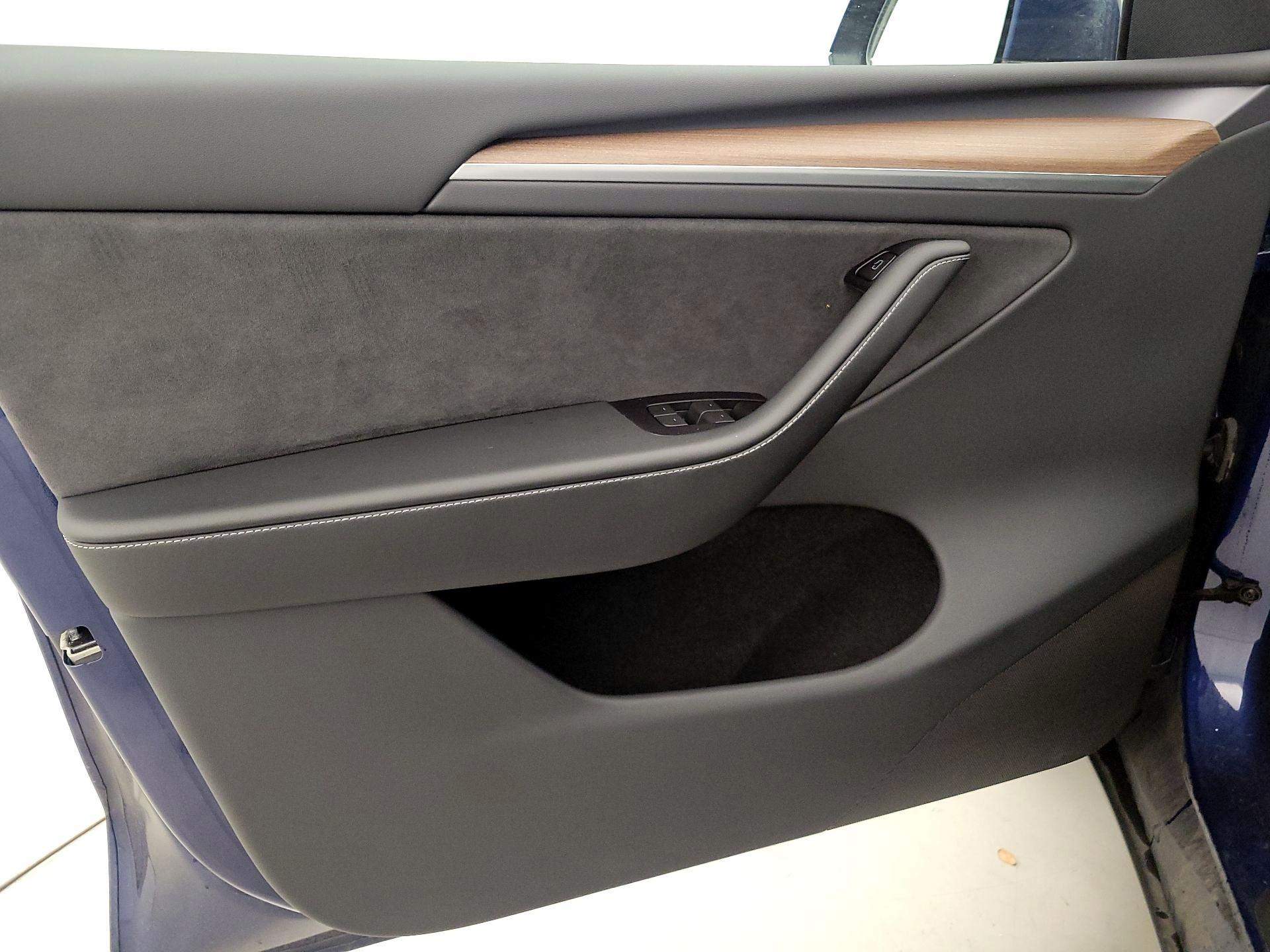 Thumbnail: 2023 Tesla Model Y - 12