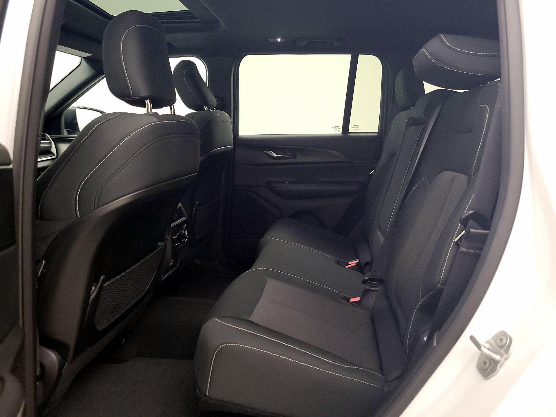 Thumbnail: 2025 Jeep Grand Cherokee - 20