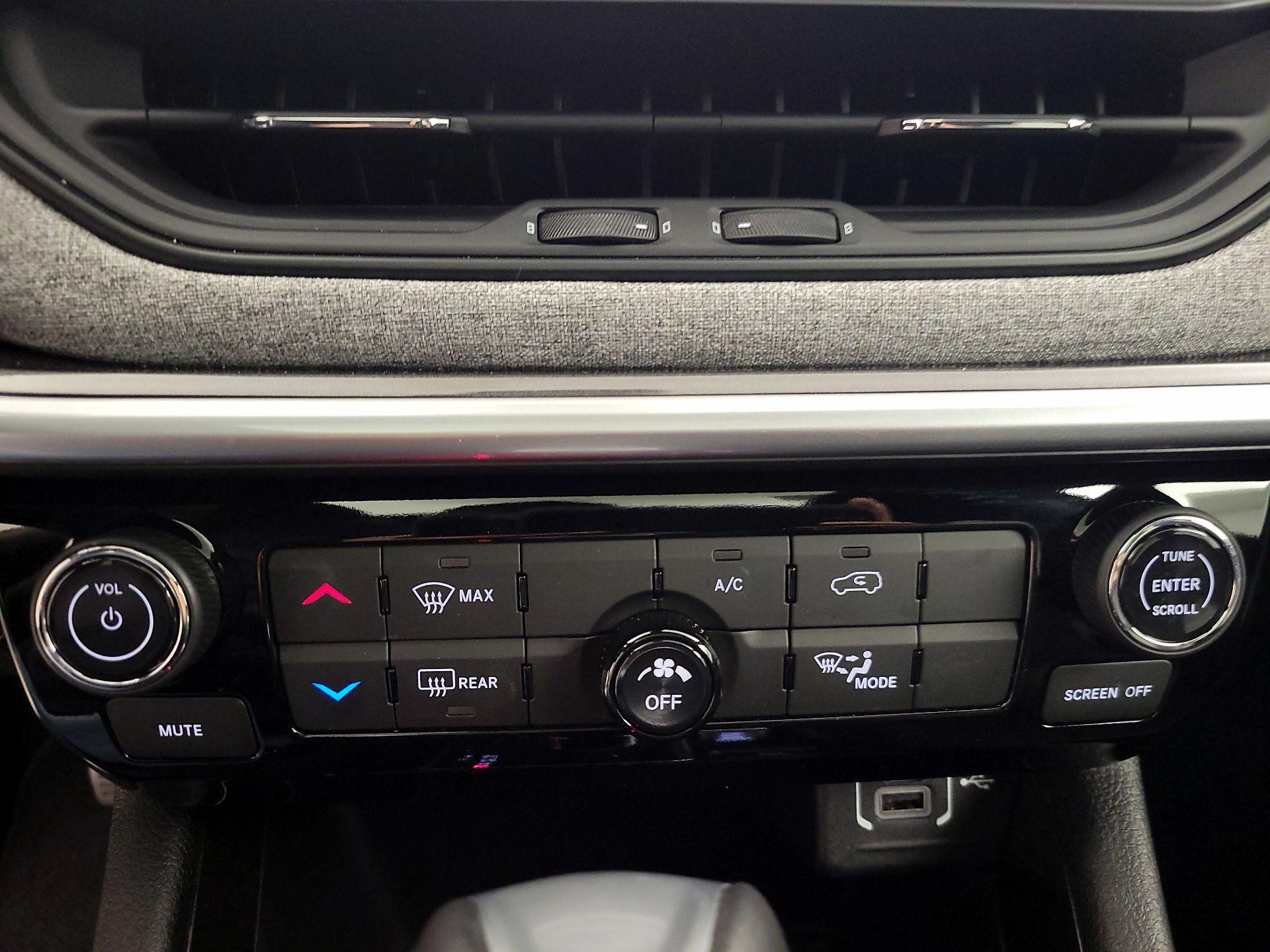 Thumbnail: 2024 Jeep Compass - 14