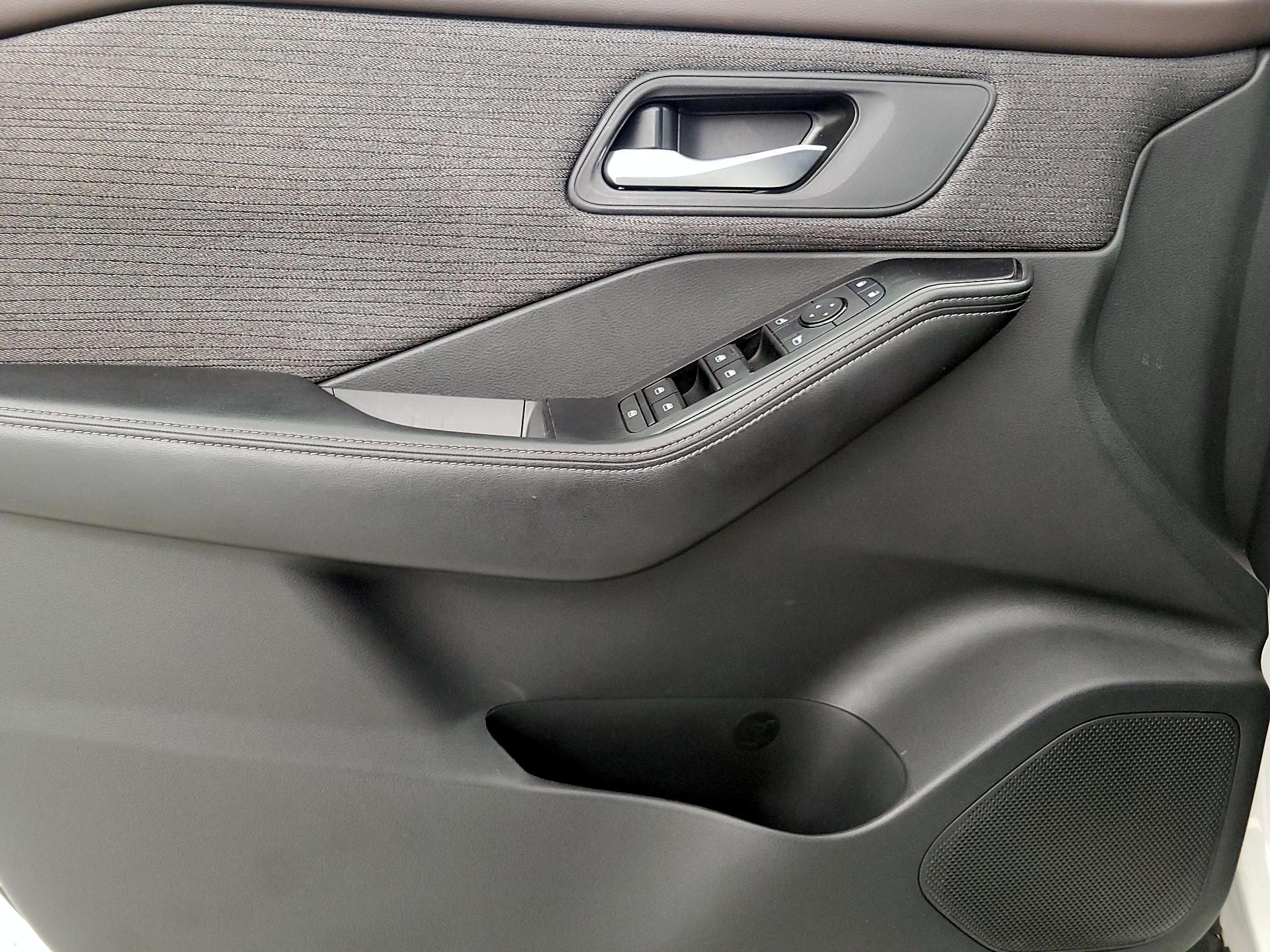 Thumbnail: 2021 Nissan Rogue - 12