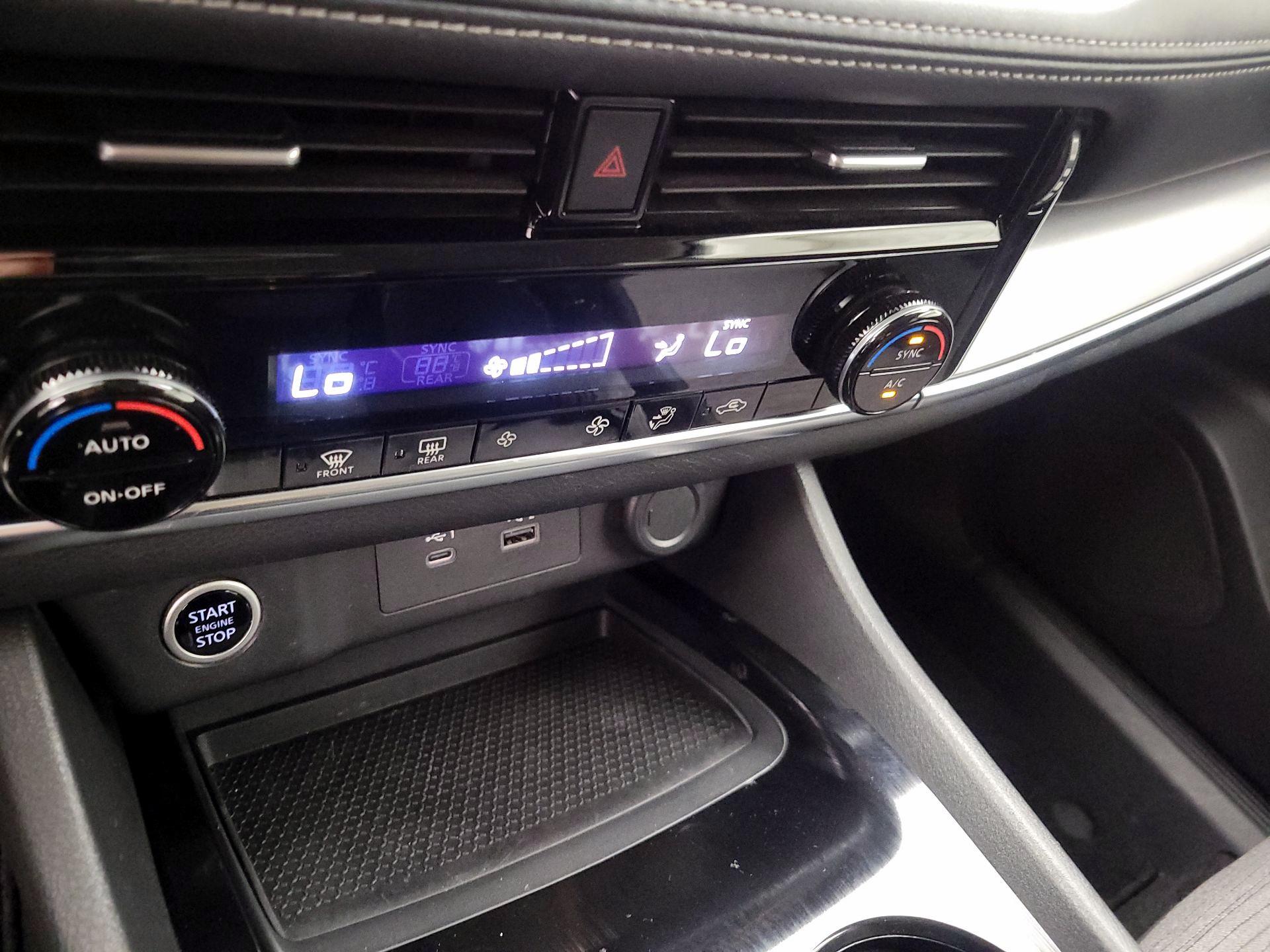 Thumbnail: 2021 Nissan Rogue - 16