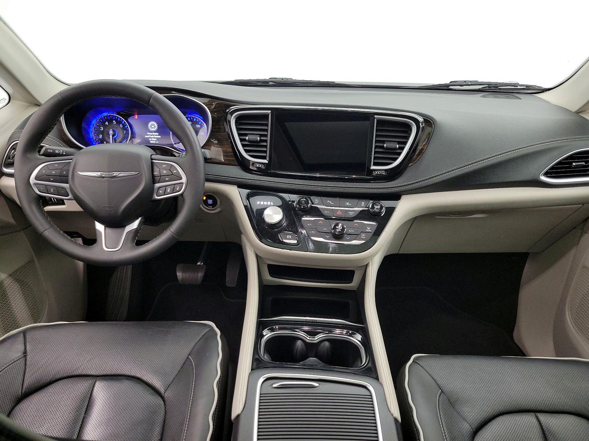 Thumbnail: 2023 Chrysler Pacifica - 9