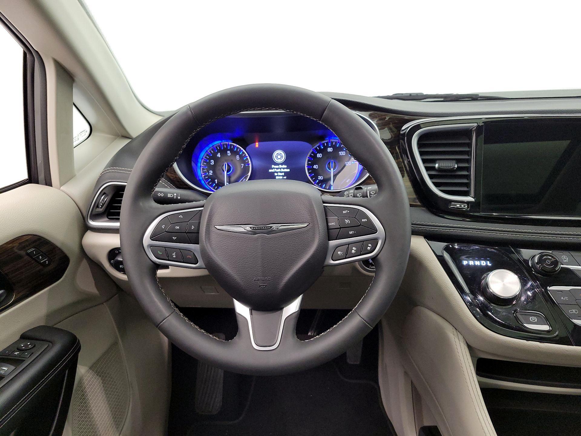 Thumbnail: 2023 Chrysler Pacifica - 10