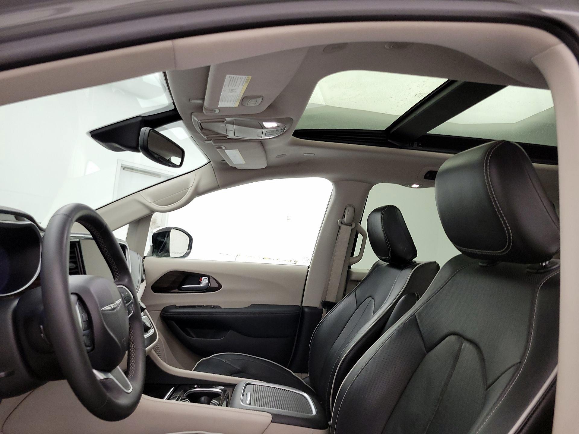 Thumbnail: 2023 Chrysler Pacifica - 20