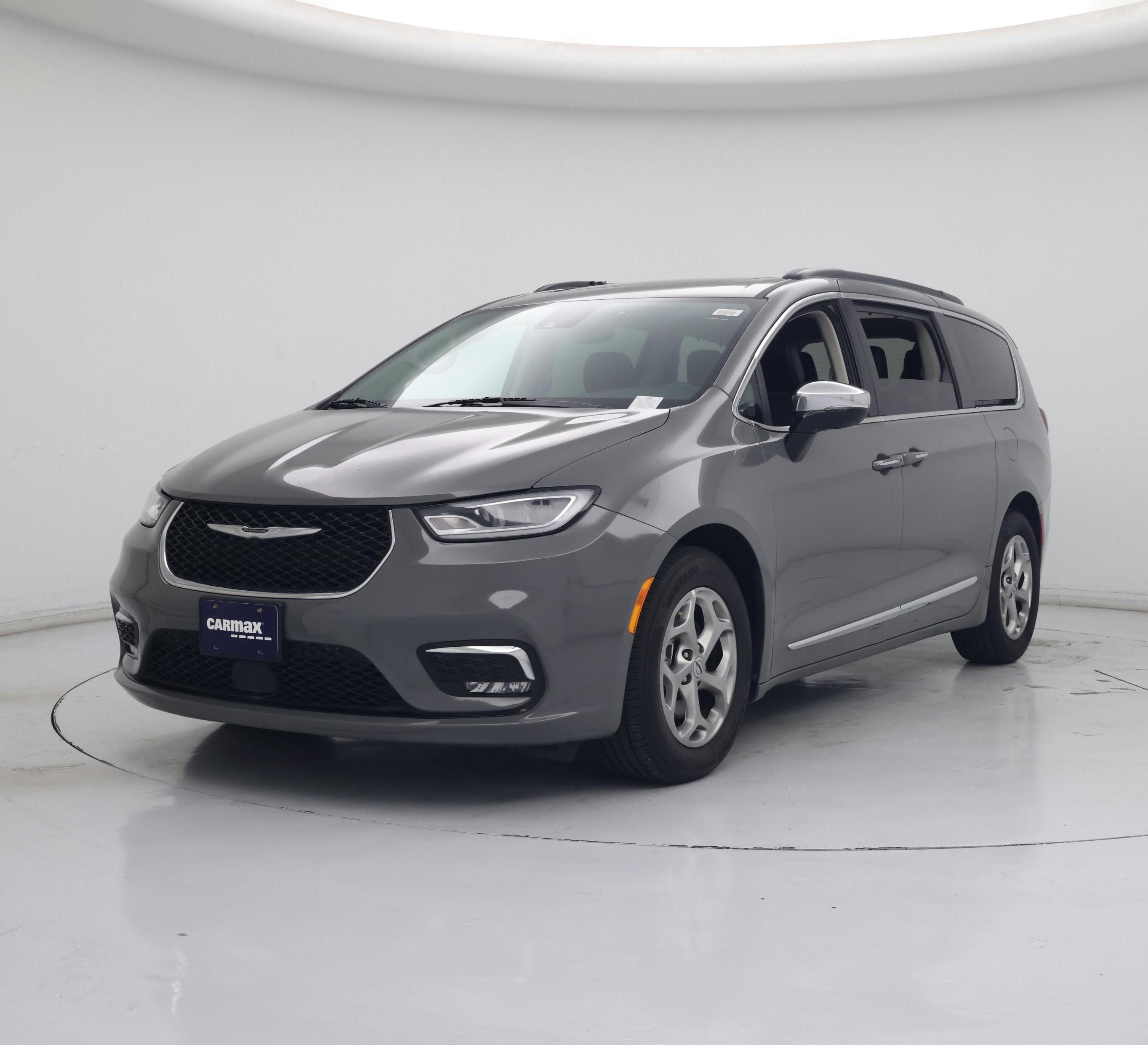 Thumbnail: 2023 Chrysler Pacifica - 4