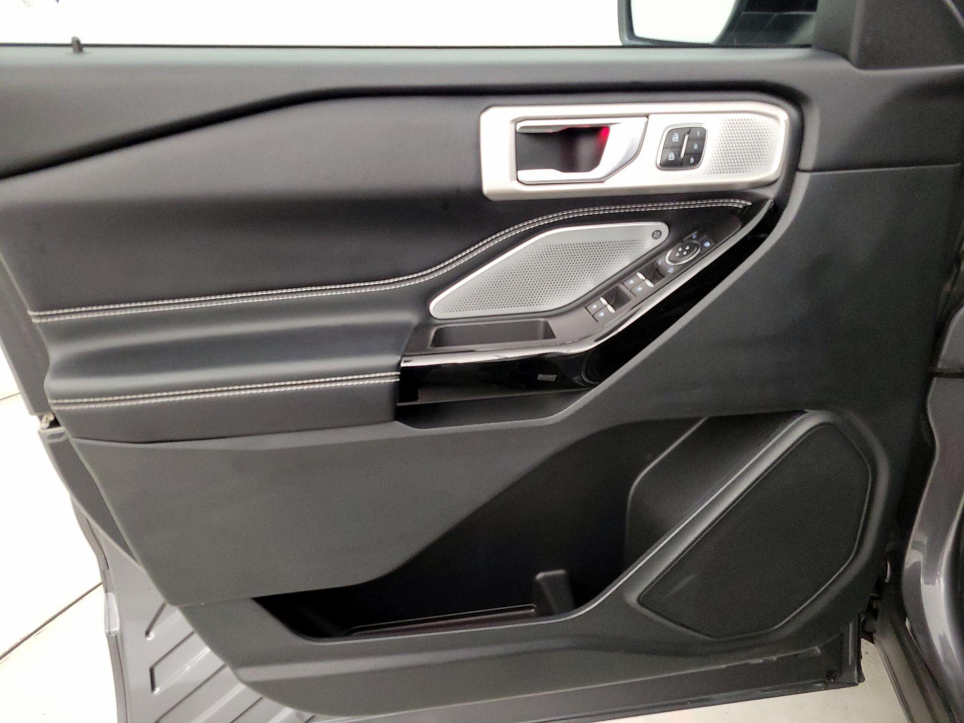 Thumbnail: 2021 Ford Explorer - 12