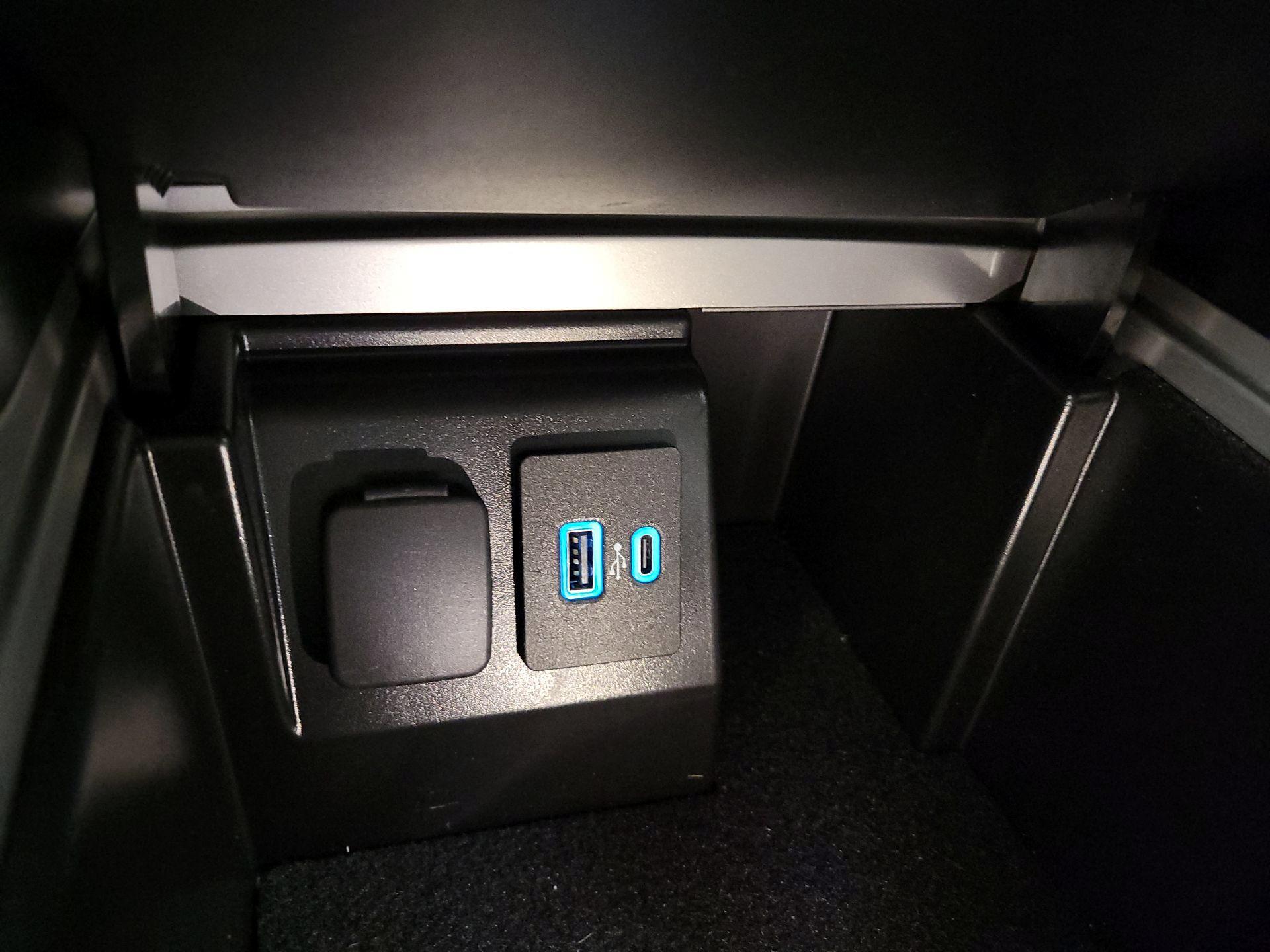 Thumbnail: 2021 Ford Explorer - 19