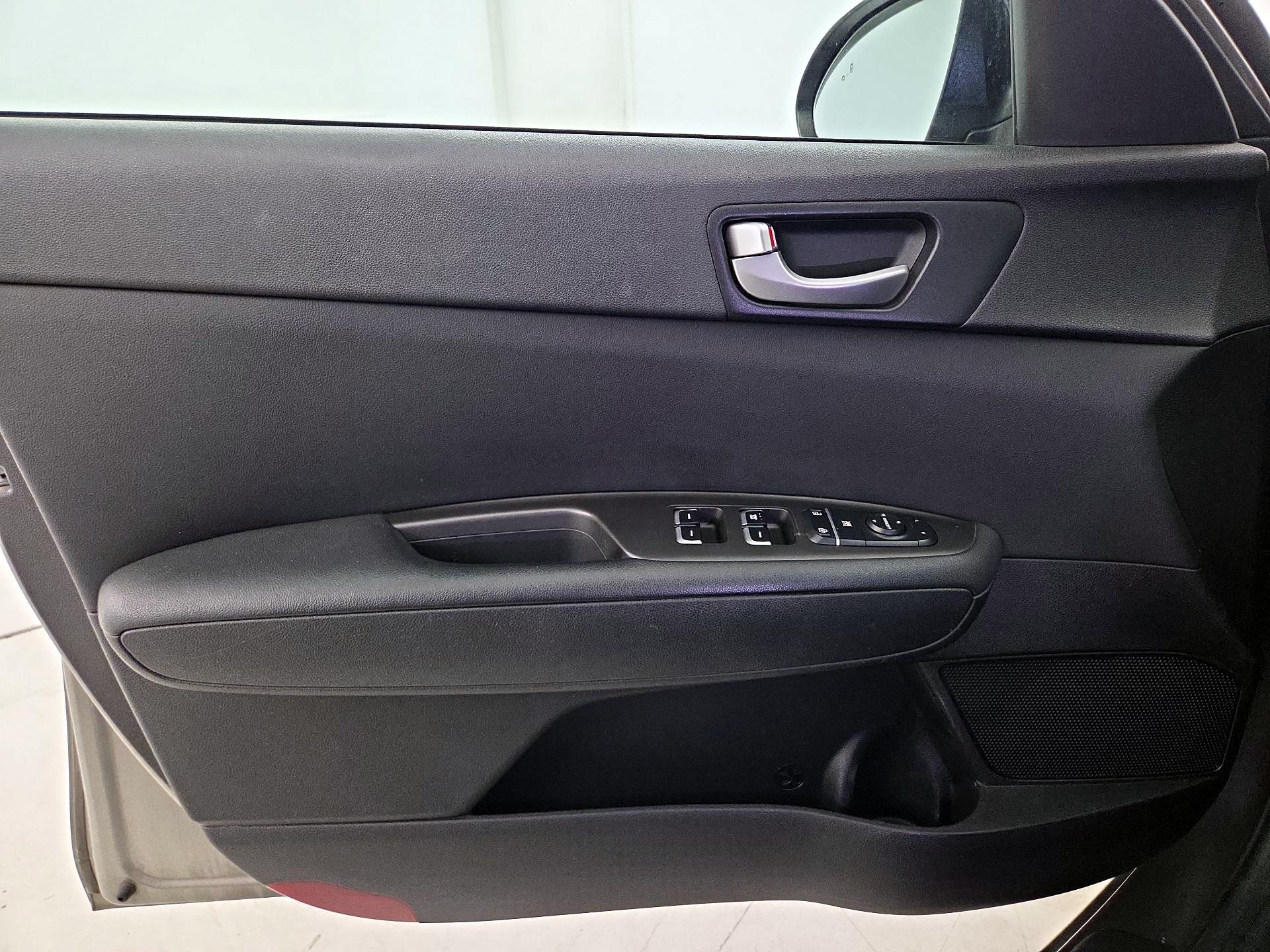 Thumbnail: 2018 Kia Optima - 12