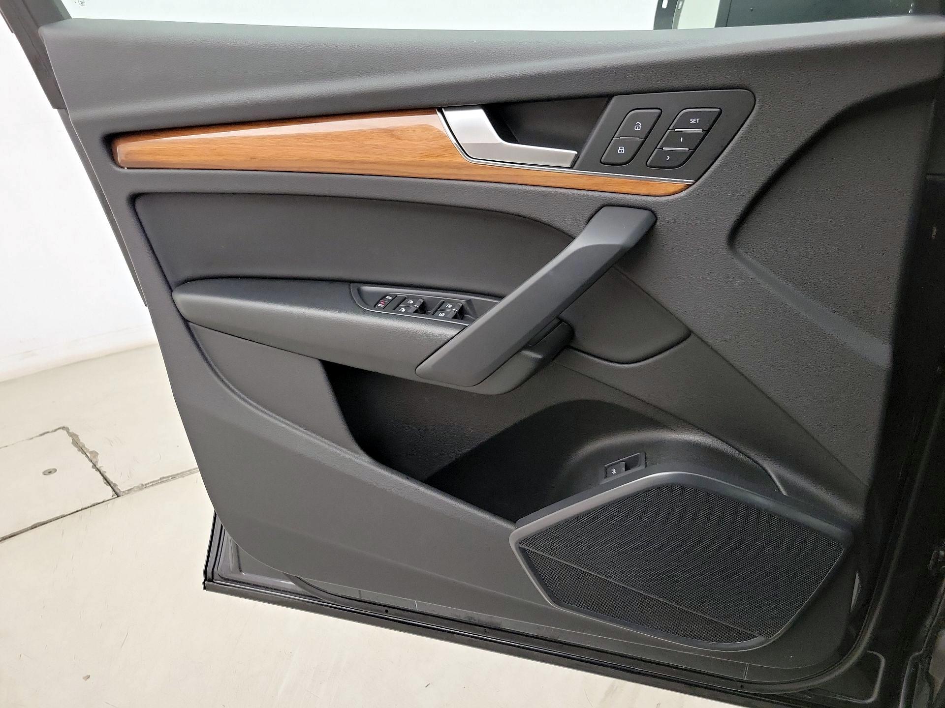 Thumbnail: 2023 Audi Q5 - 12