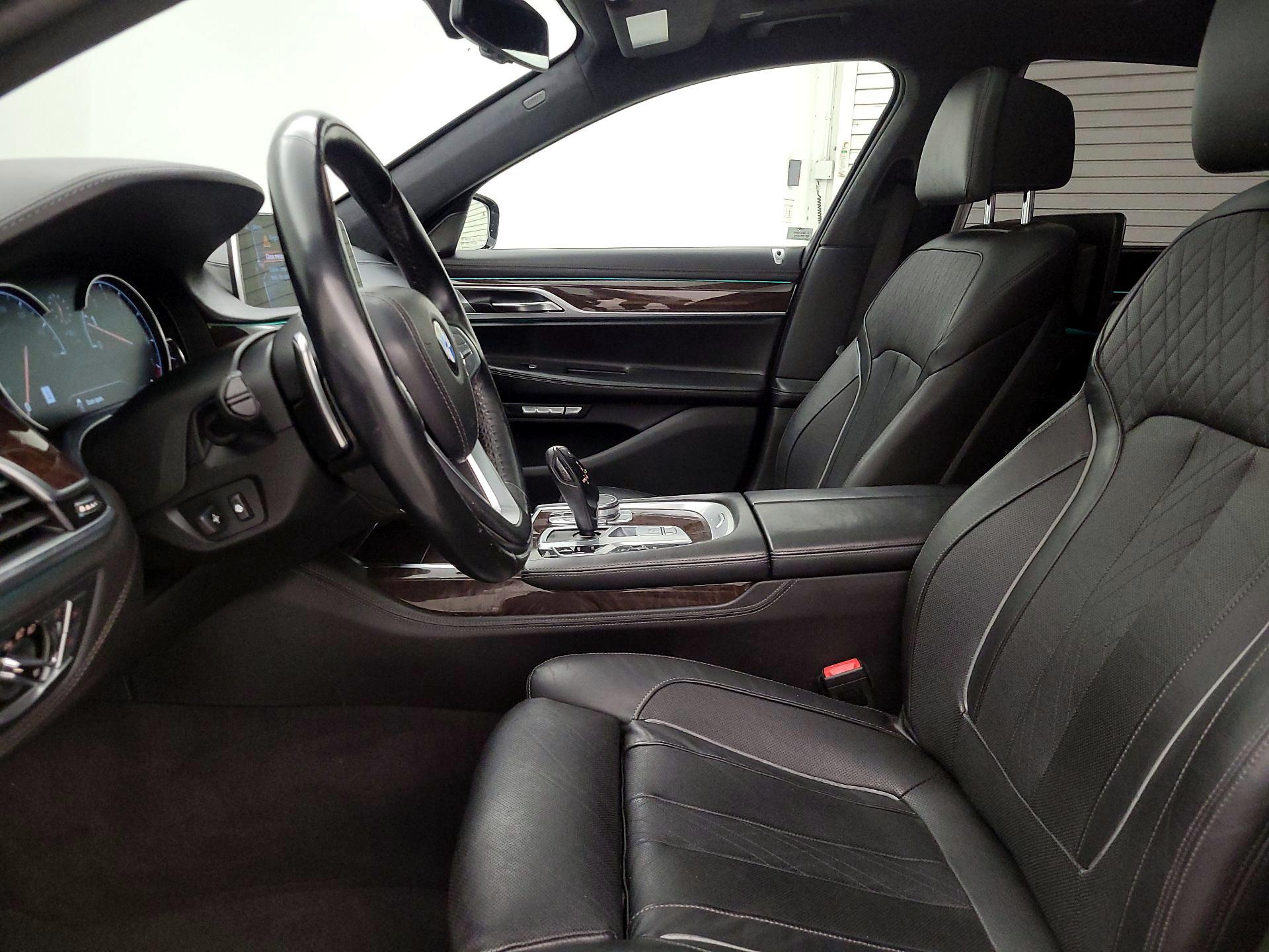 Thumbnail: 2016 BMW 7 Series - 11