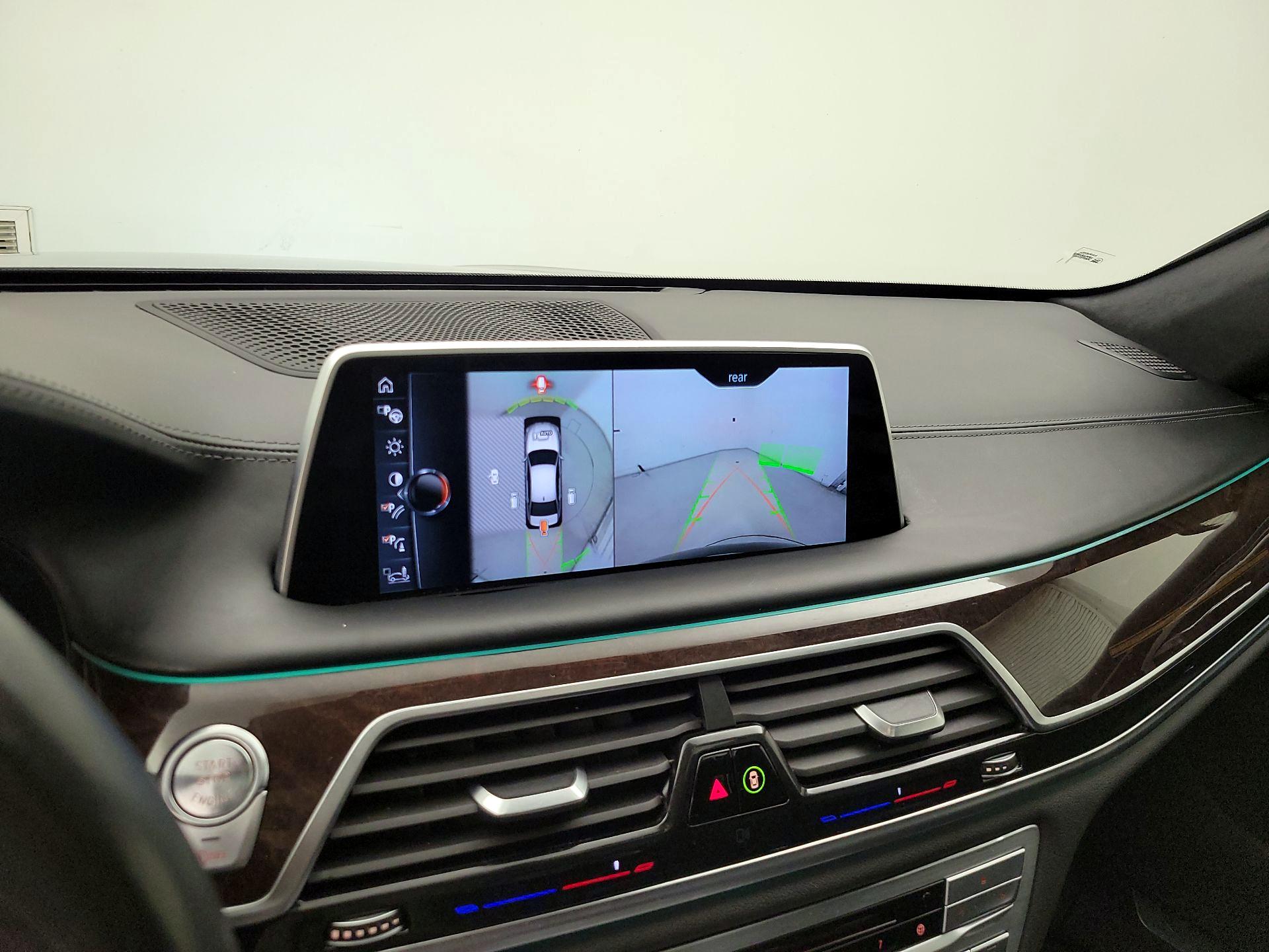 Thumbnail: 2016 BMW 7 Series - 14