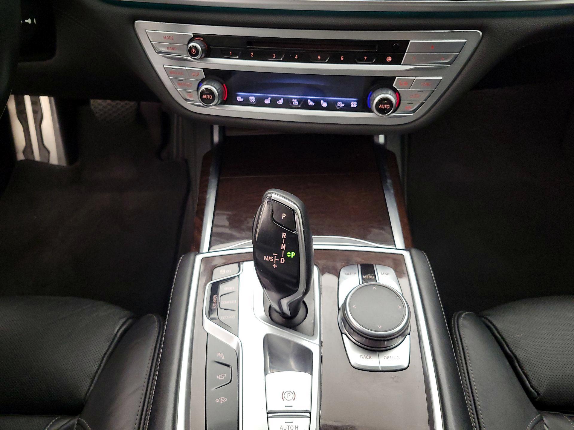 Thumbnail: 2016 BMW 7 Series - 17