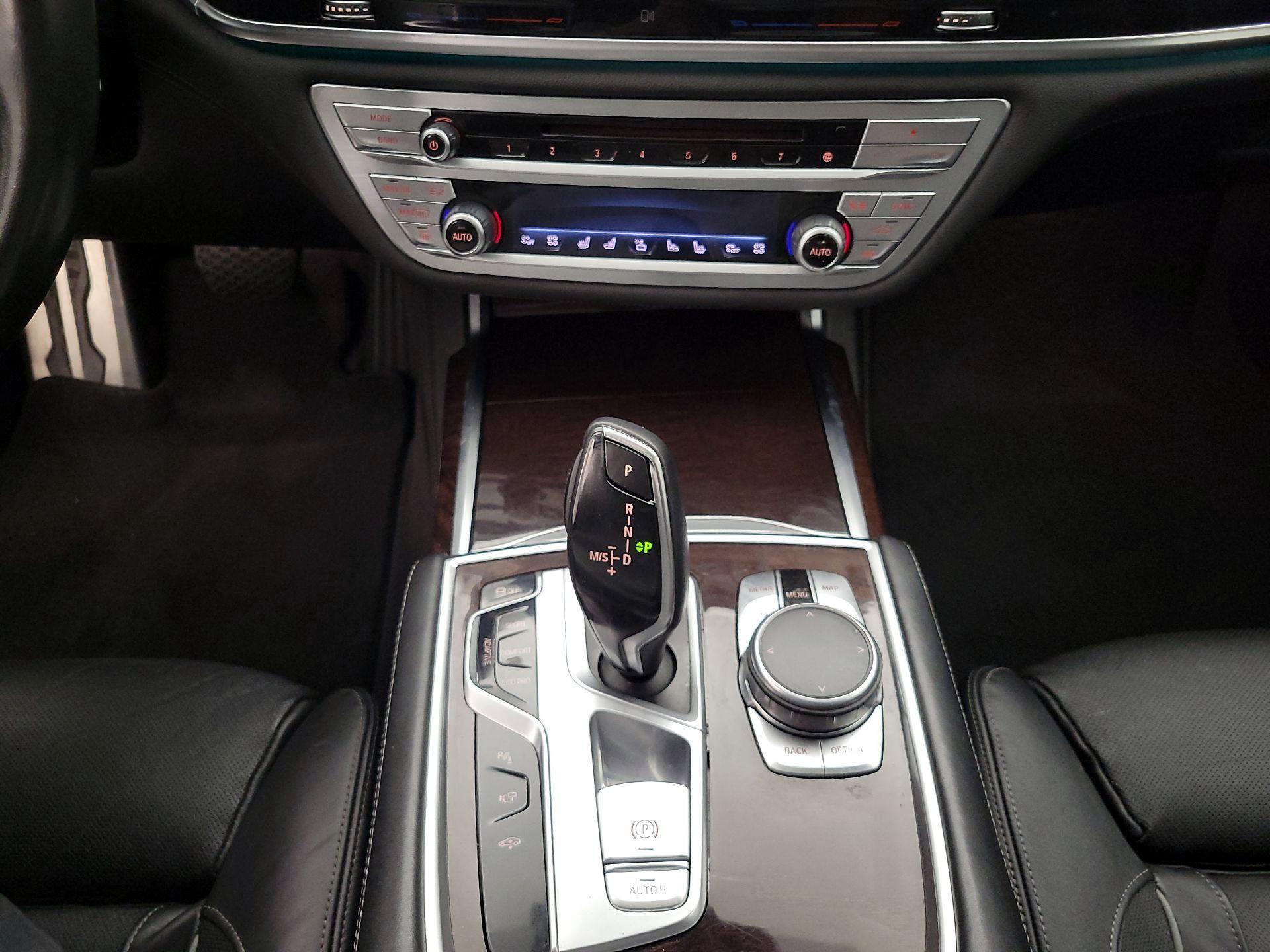 Thumbnail: 2016 BMW 7 Series - 18