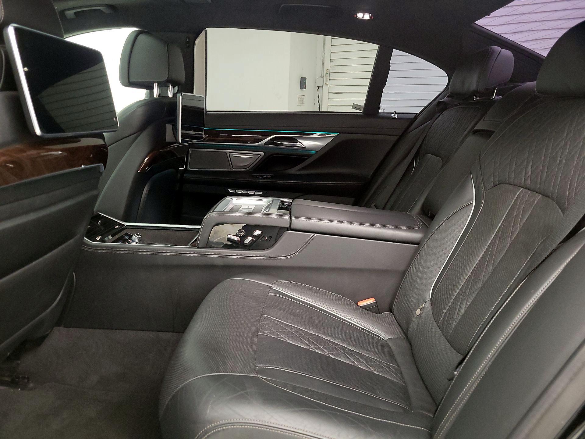 Thumbnail: 2016 BMW 7 Series - 20