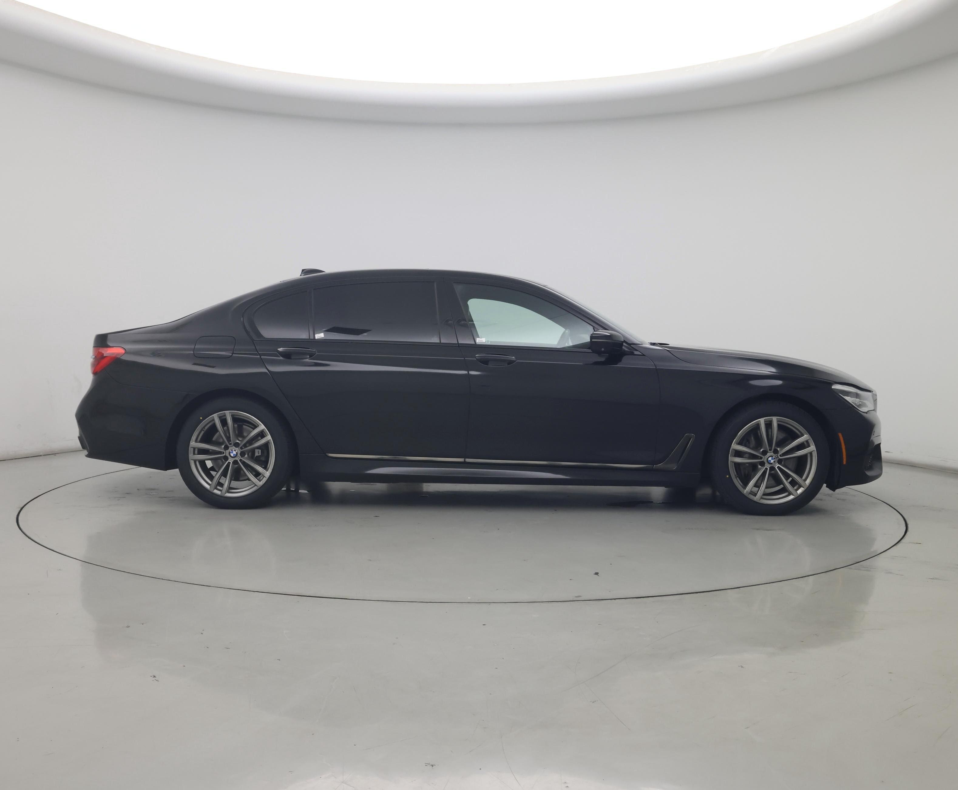 Thumbnail: 2016 BMW 7 Series - 7