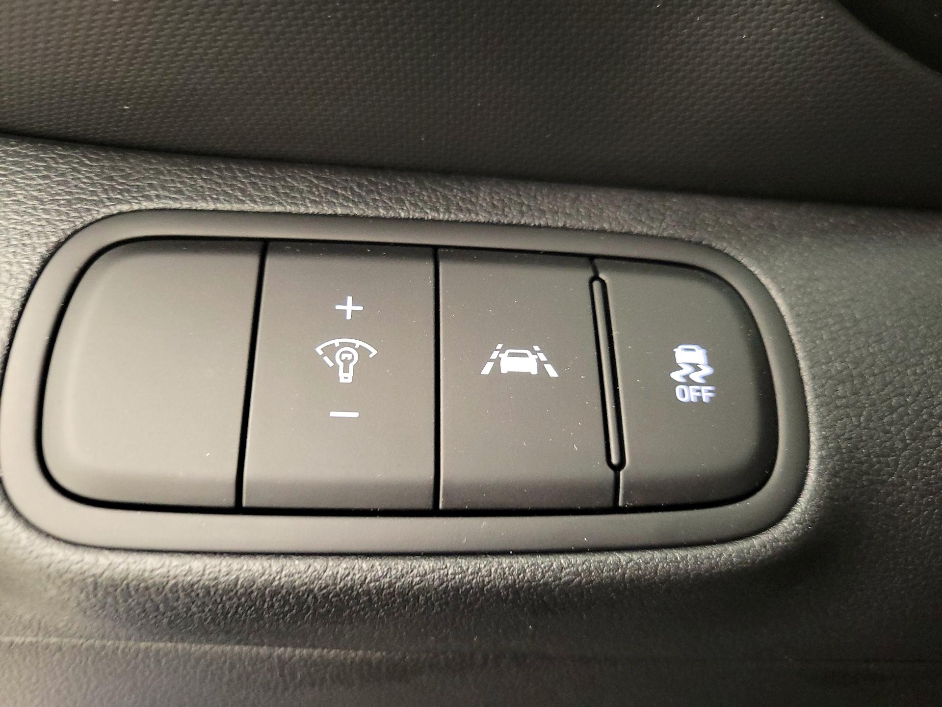 Thumbnail: 2022 Hyundai Venue - 13