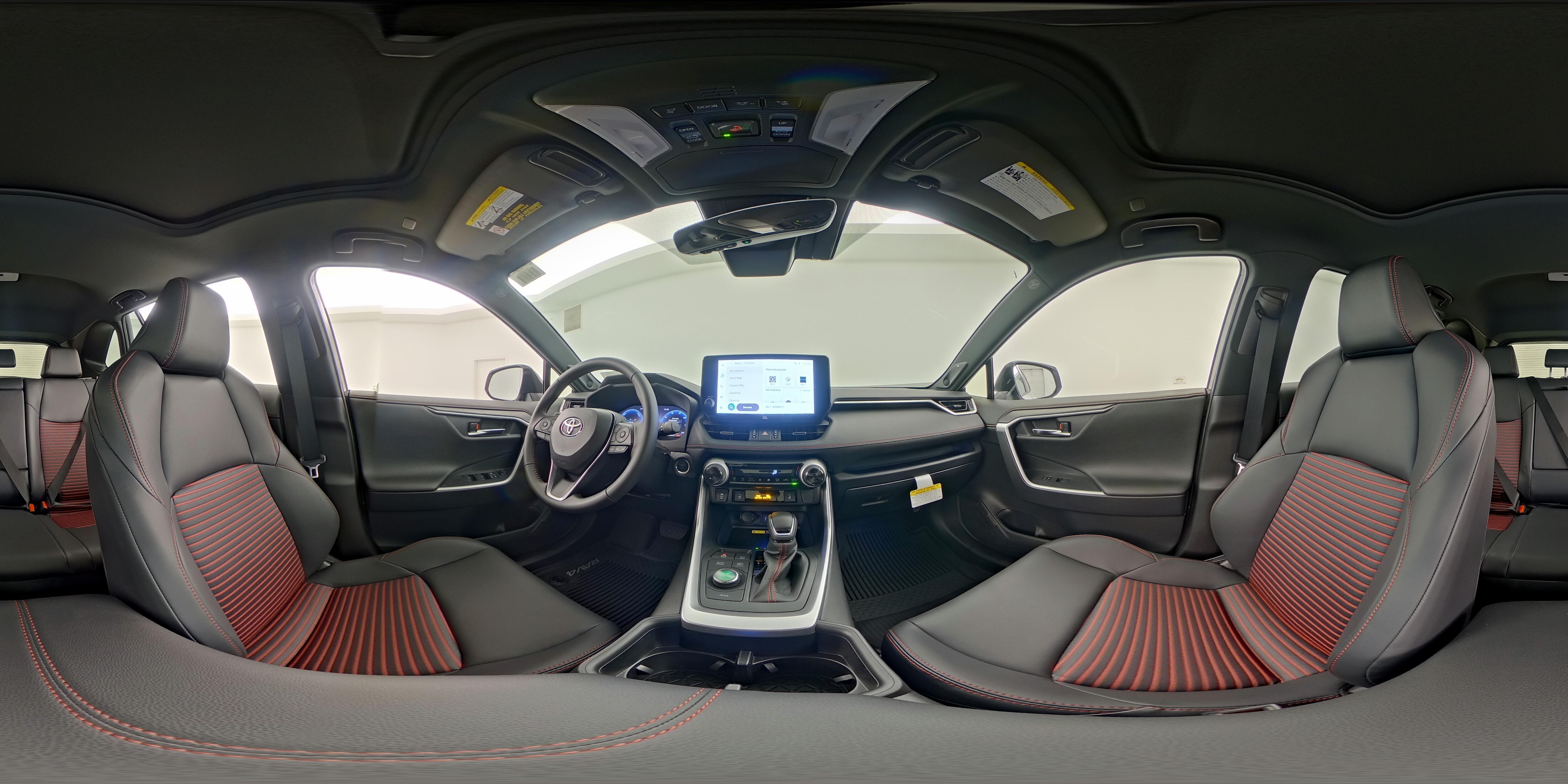 2025 Toyota RAV4 XSE - Photo 26