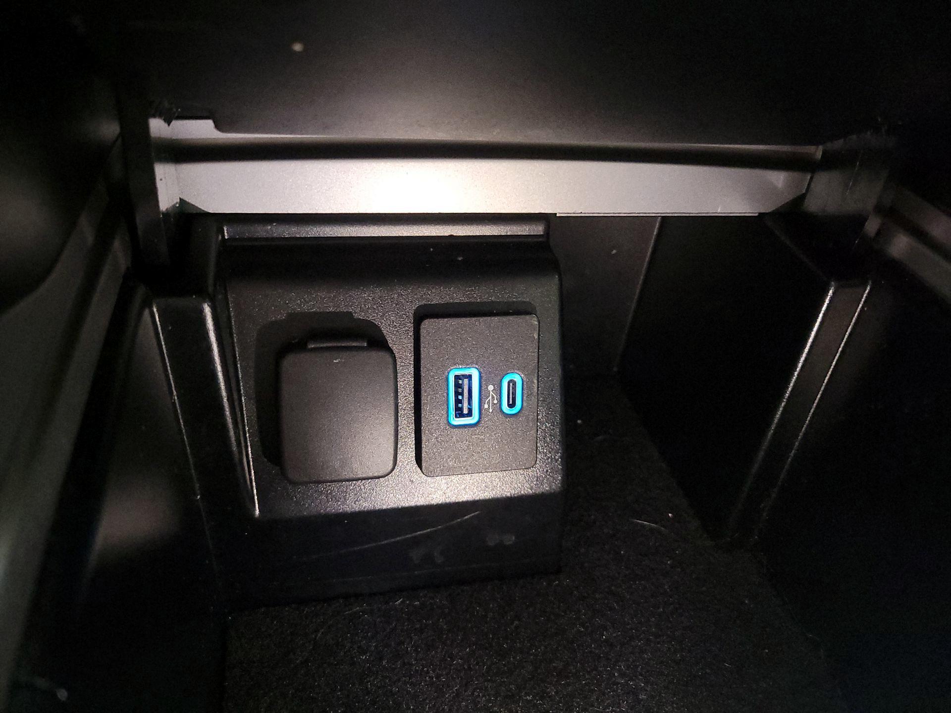 Thumbnail: 2021 Ford Explorer - 19