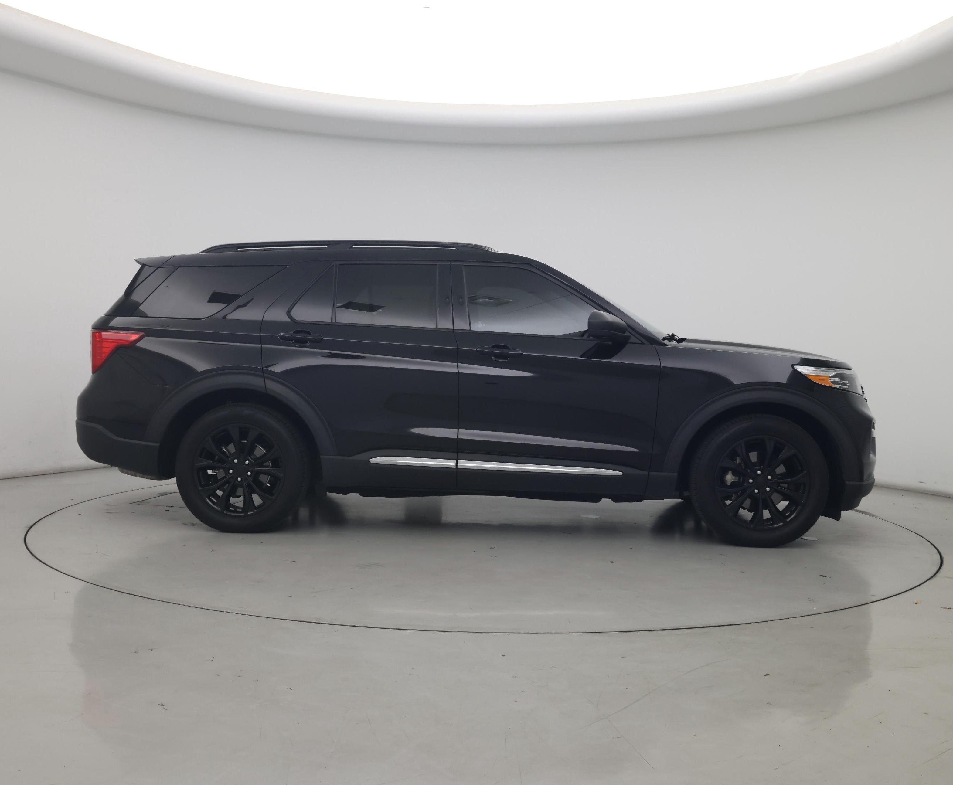 Thumbnail: 2021 Ford Explorer - 7