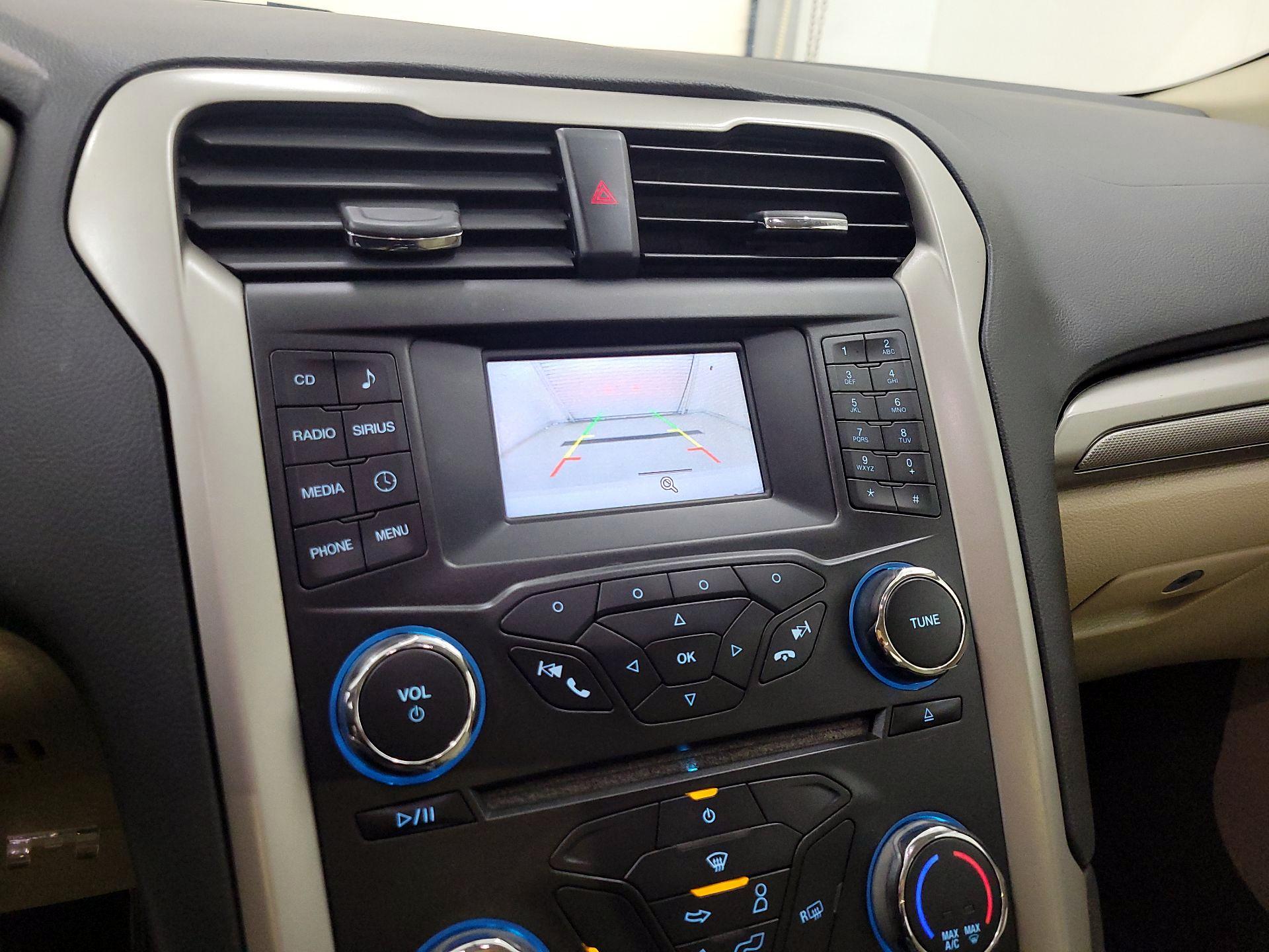 Thumbnail: 2016 Ford Fusion - 14