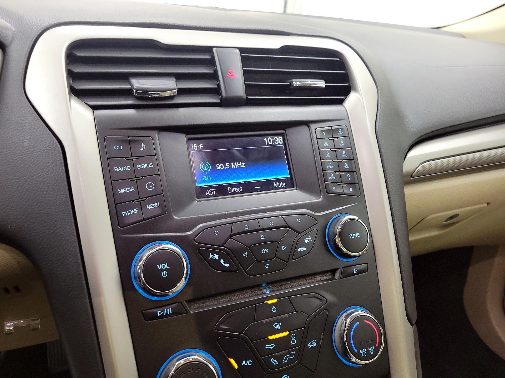 Thumbnail: 2016 Ford Fusion - 15