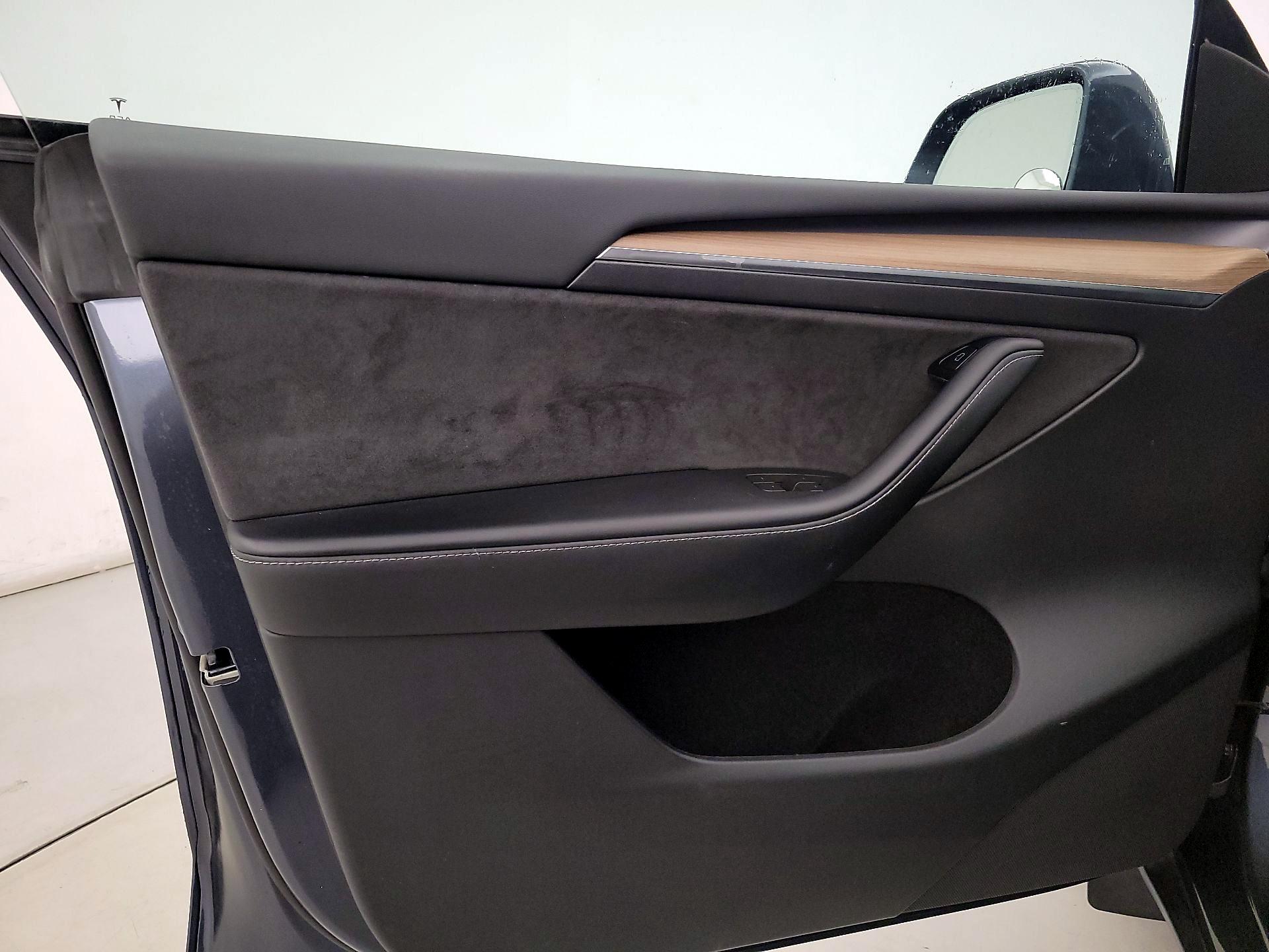 Thumbnail: 2023 Tesla Model Y - 12