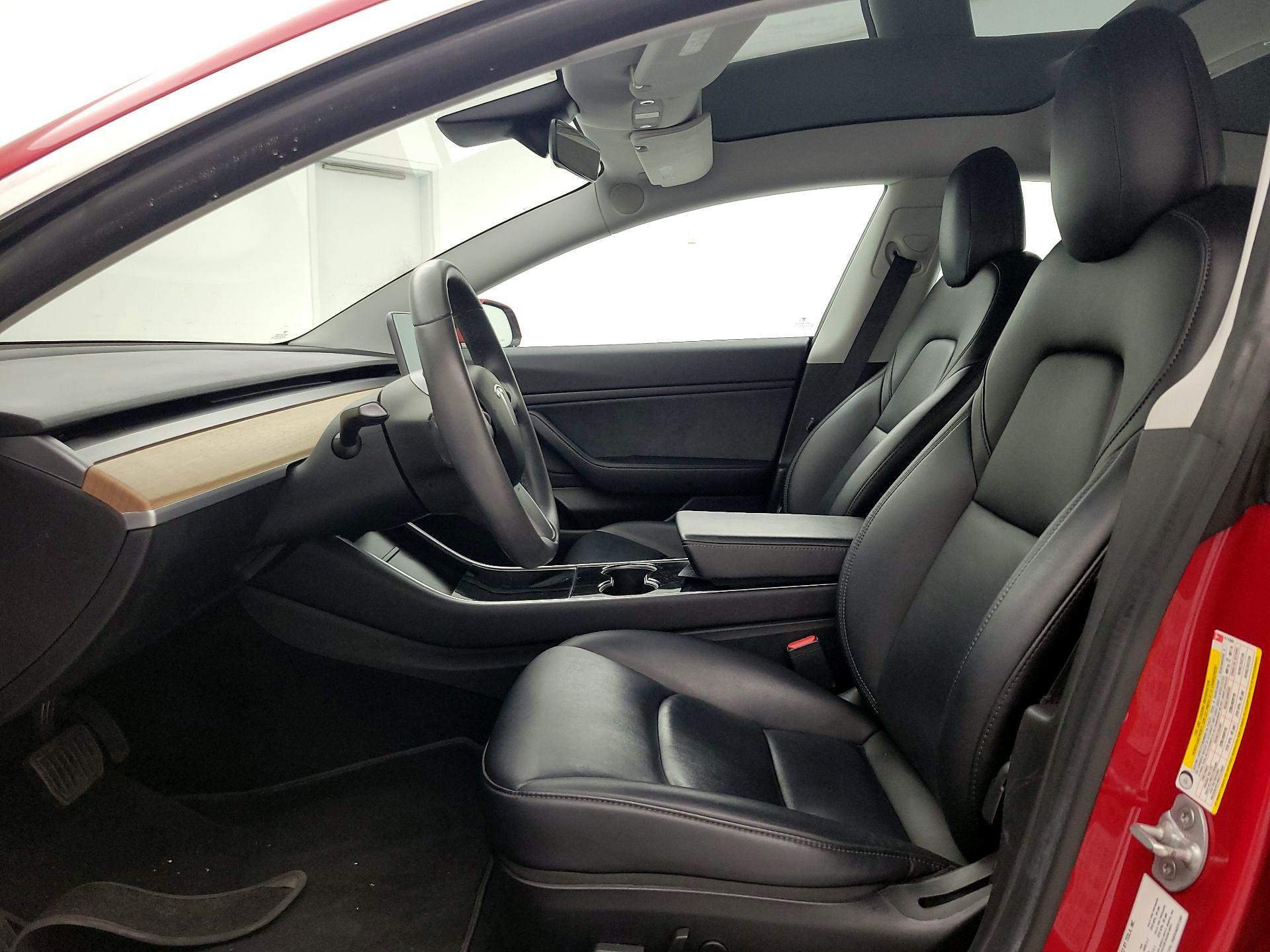 Thumbnail: 2019 Tesla Model 3 - 11