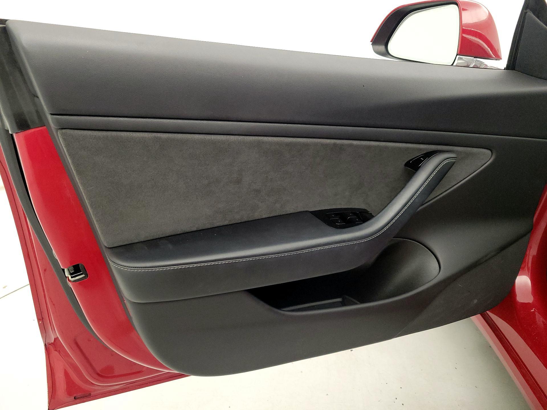 Thumbnail: 2019 Tesla Model 3 - 12