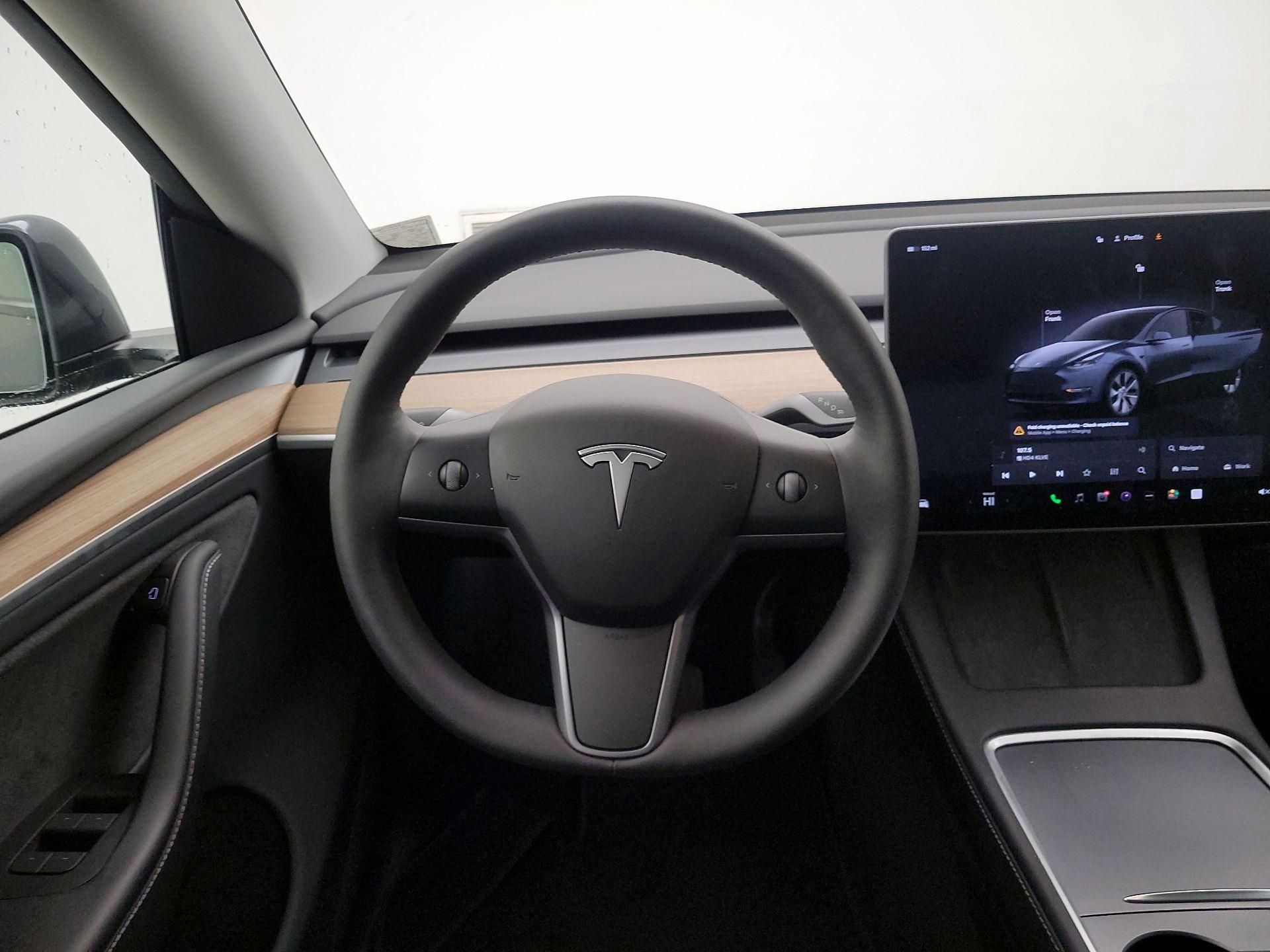 Thumbnail: 2023 Tesla Model Y - 10