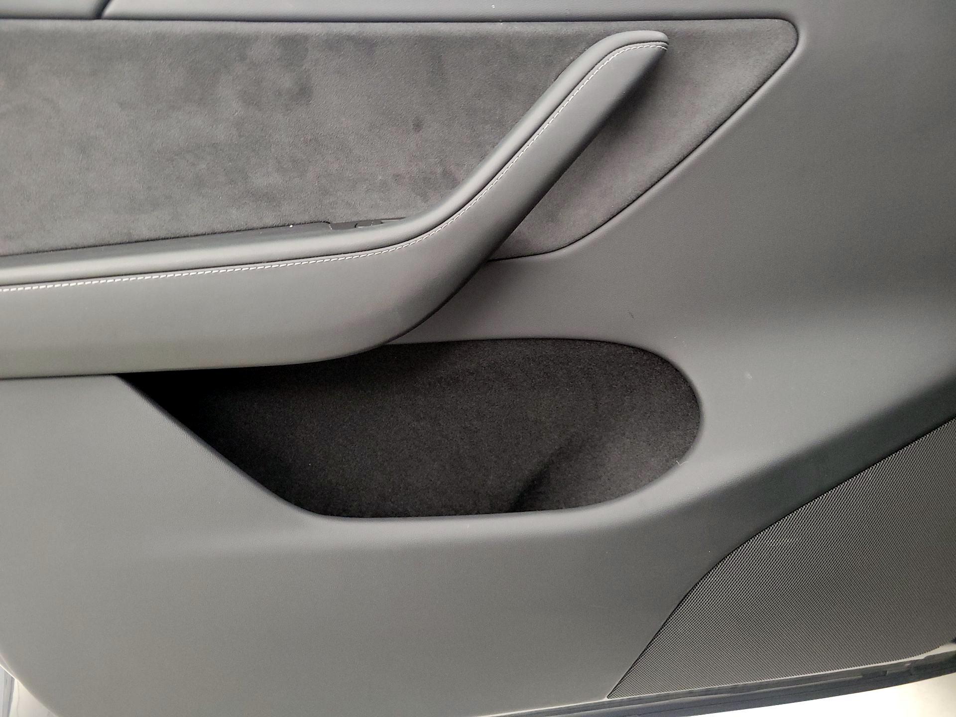 Thumbnail: 2023 Tesla Model Y - 12