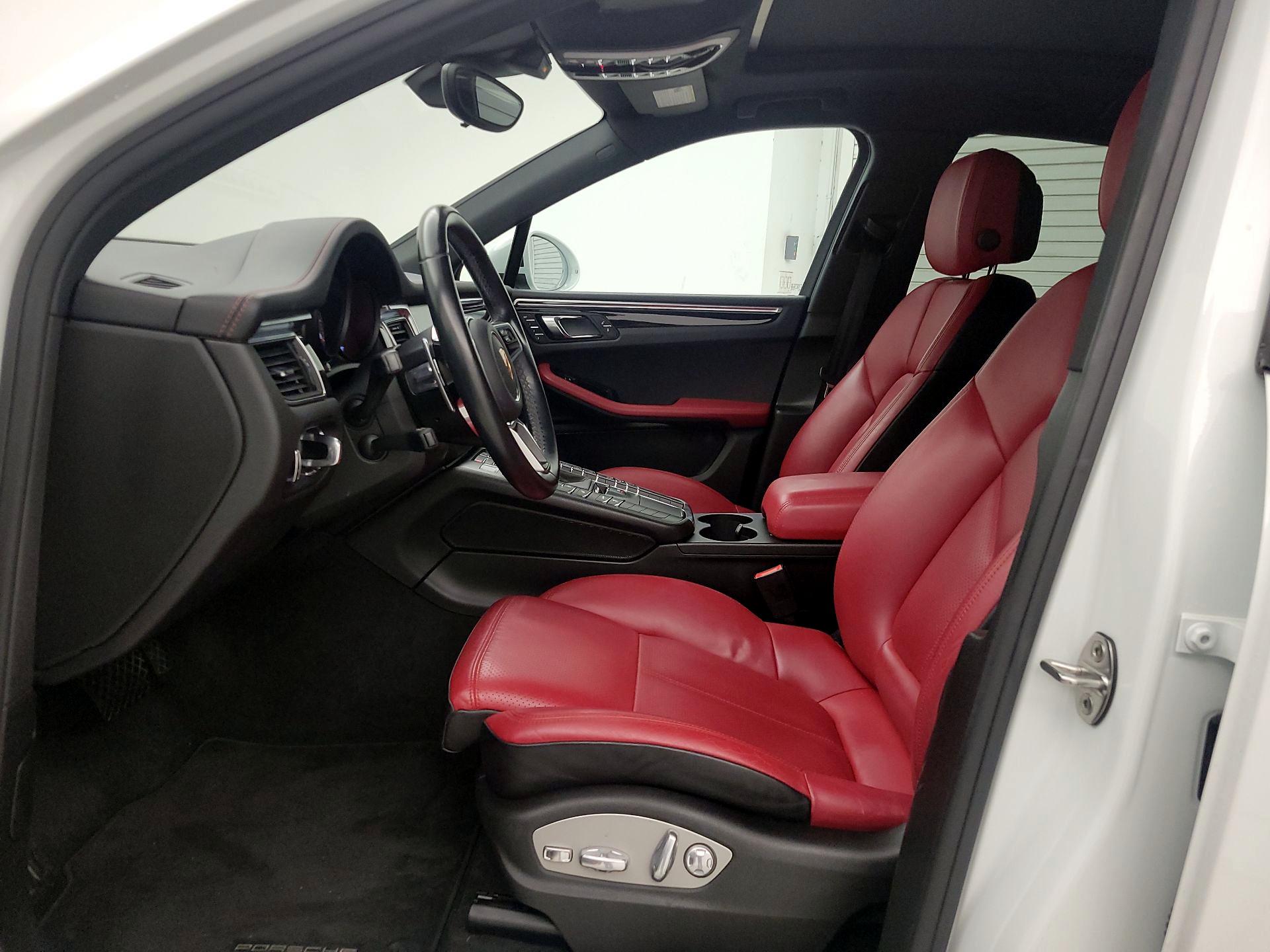 Thumbnail: 2017 Porsche Macan - 11