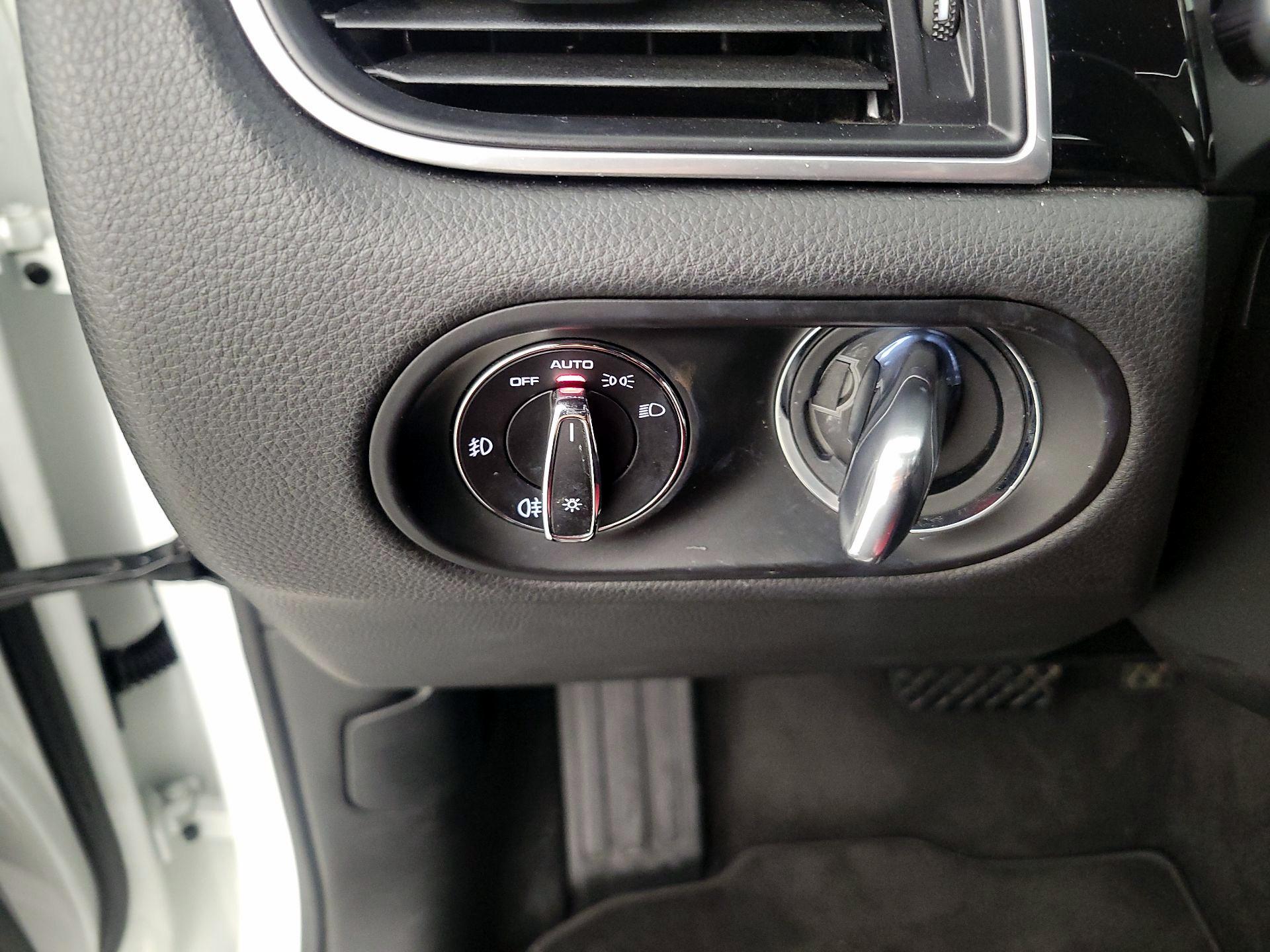 Thumbnail: 2017 Porsche Macan - 13