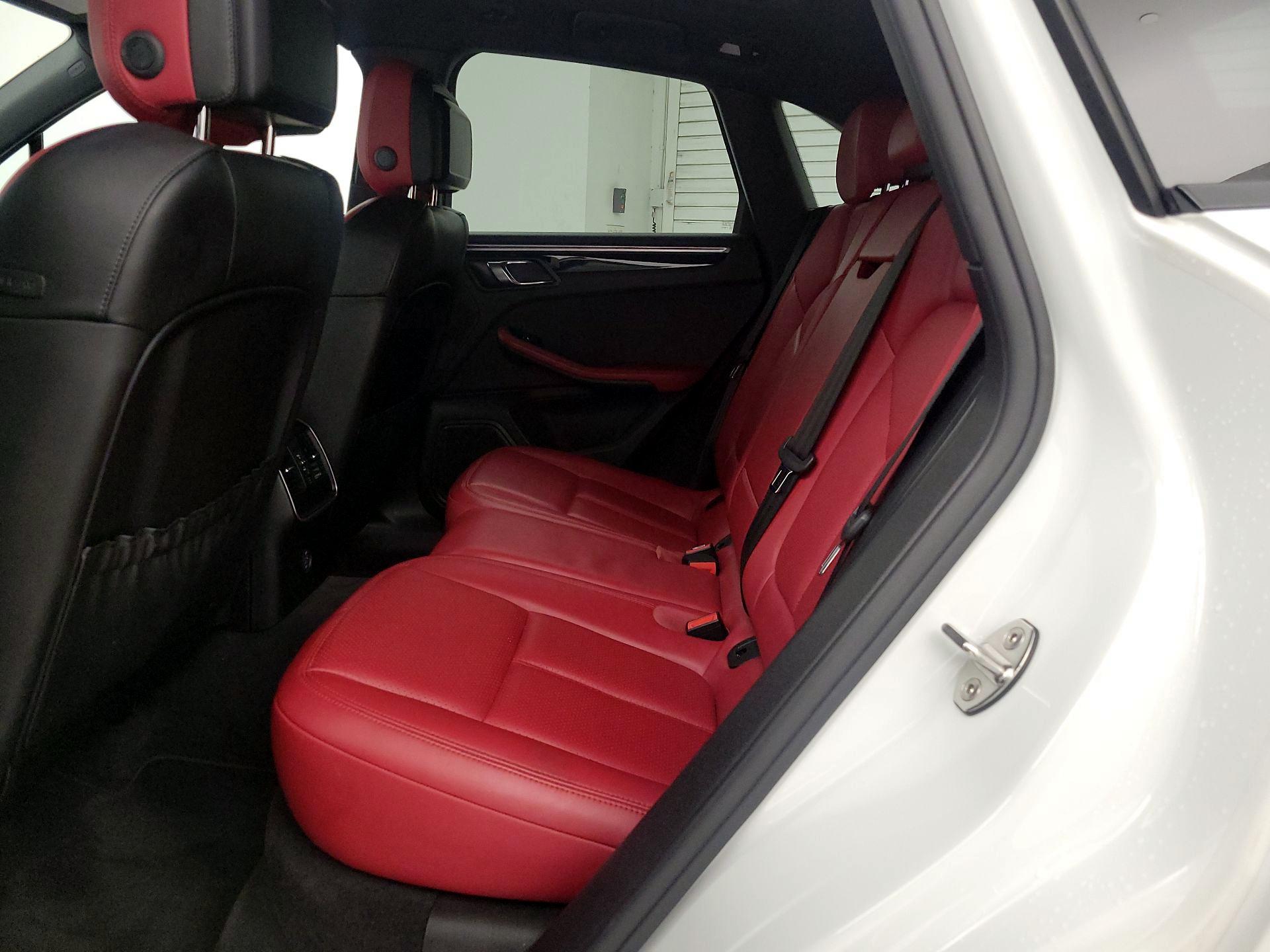 Thumbnail: 2017 Porsche Macan - 19