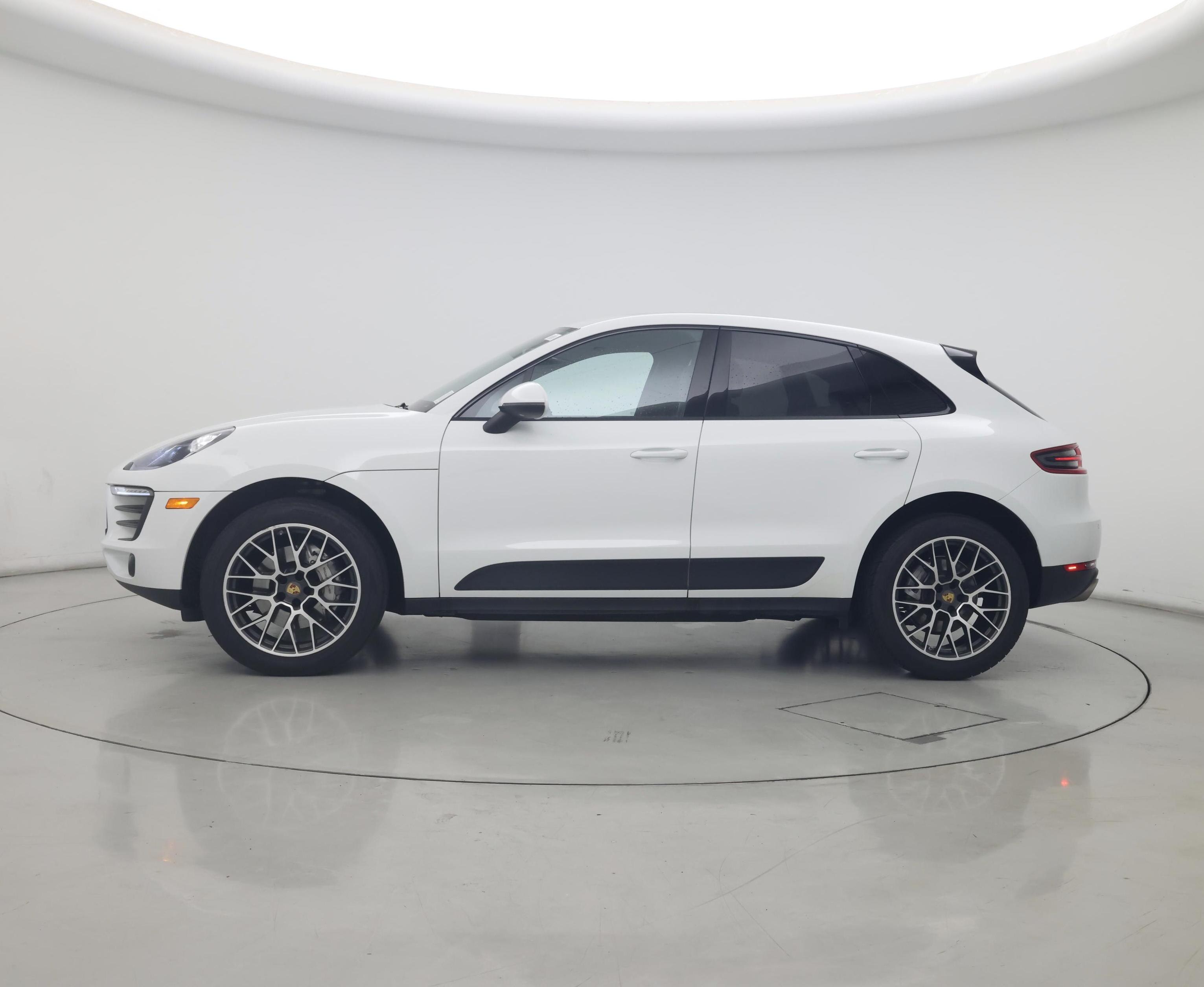 Thumbnail: 2017 Porsche Macan - 3