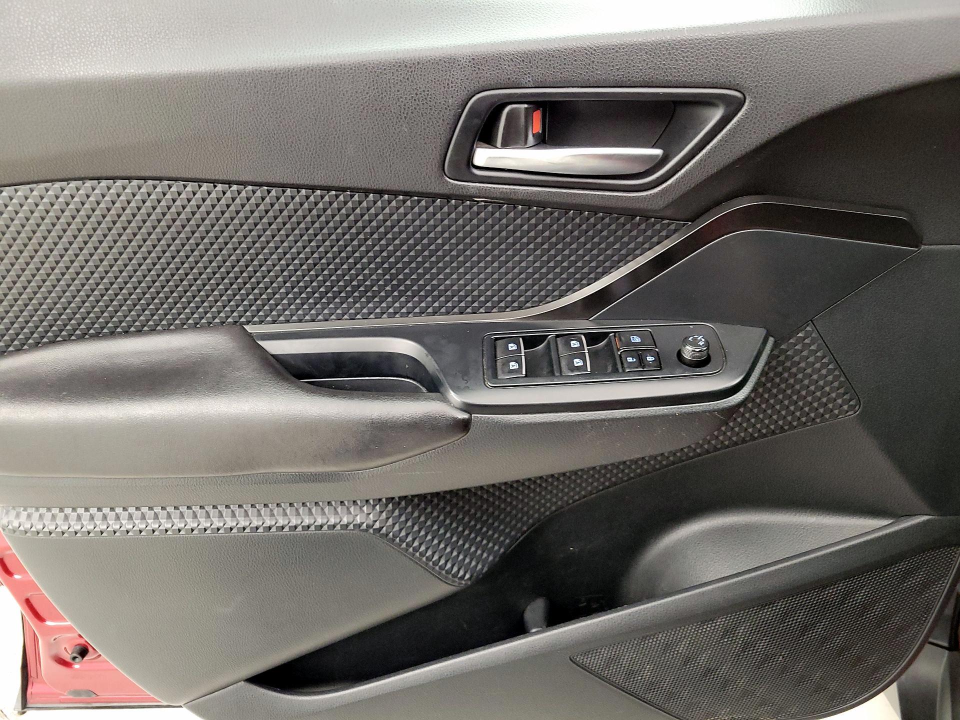 Thumbnail: 2018 Toyota C-HR - 12